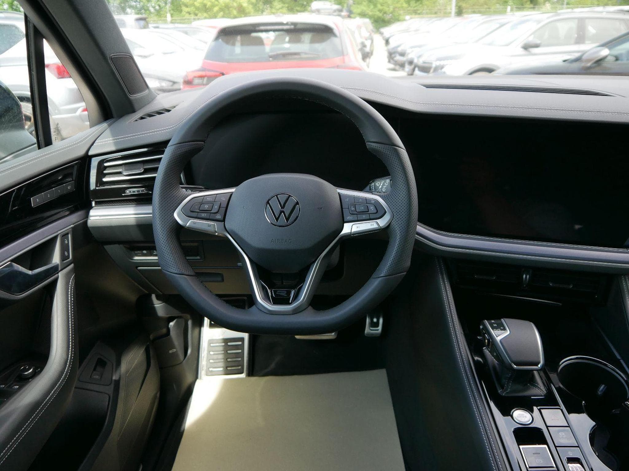 VW Touareg R-Line (2026) - Photo 11