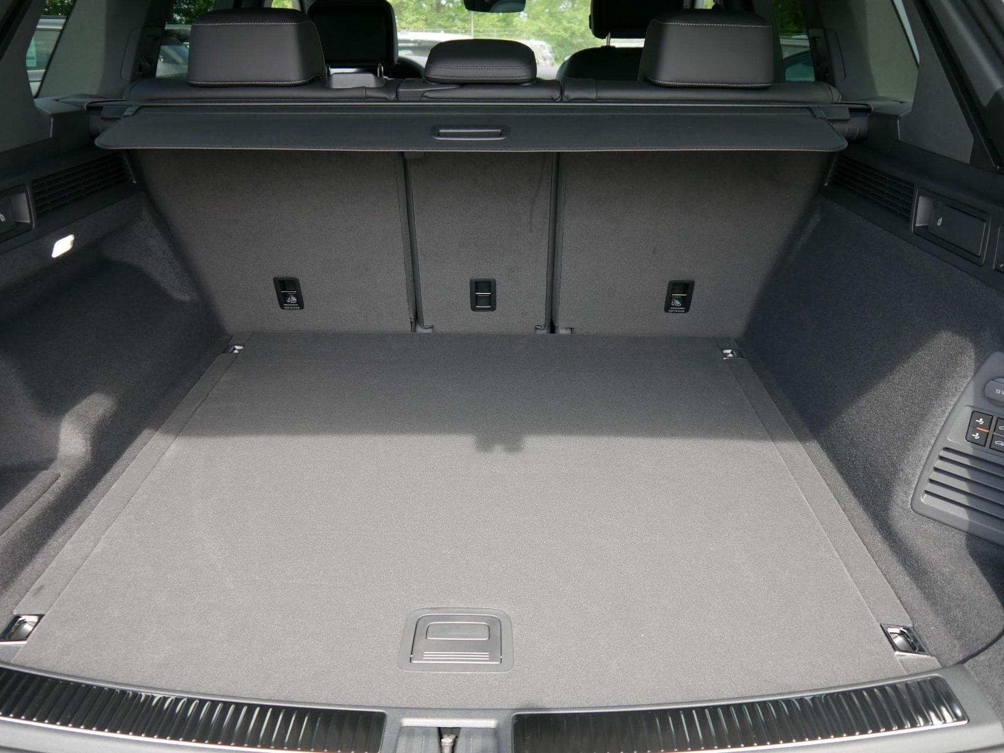 VW Touareg R-Line (2026) - Photo 6