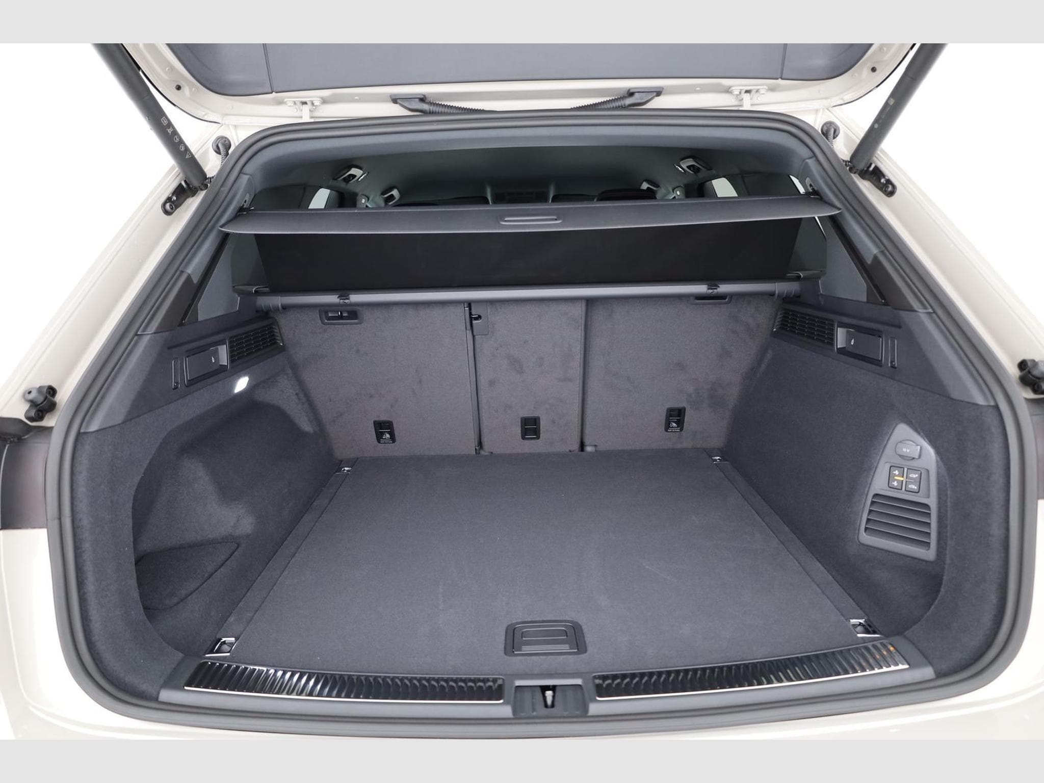 VW Touareg 3.0 TDI 210 kW 4Motion R-Line (2024) - Photo 11