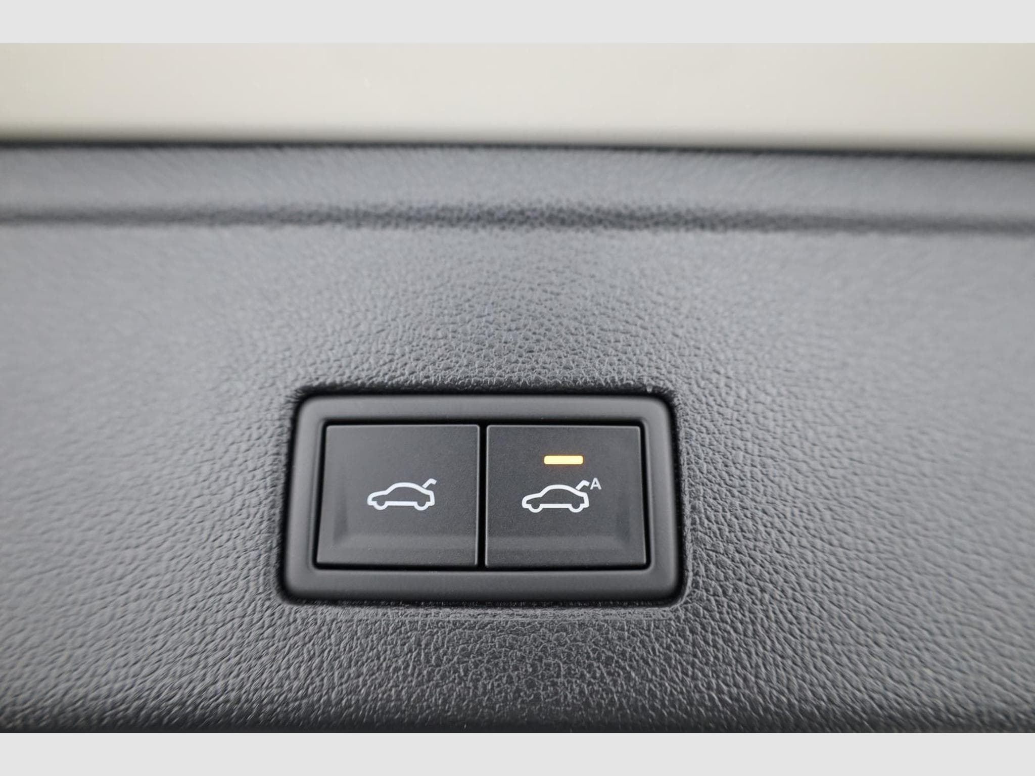 VW Touareg 3.0 TDI 210 kW 4Motion R-Line (2024) - Photo 13