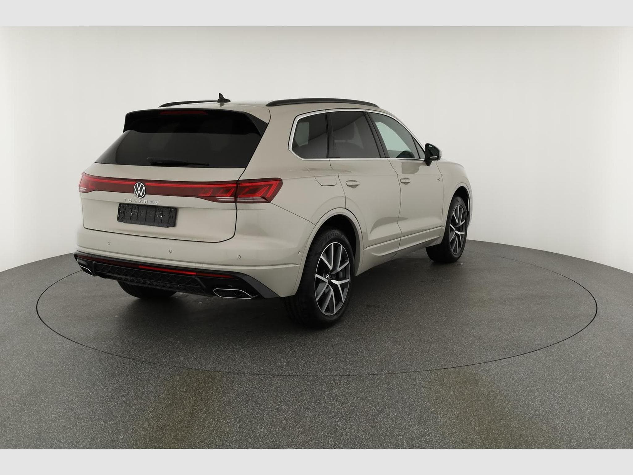 VW Touareg 3.0 TDI 210 kW 4Motion R-Line (2024) - Photo 17