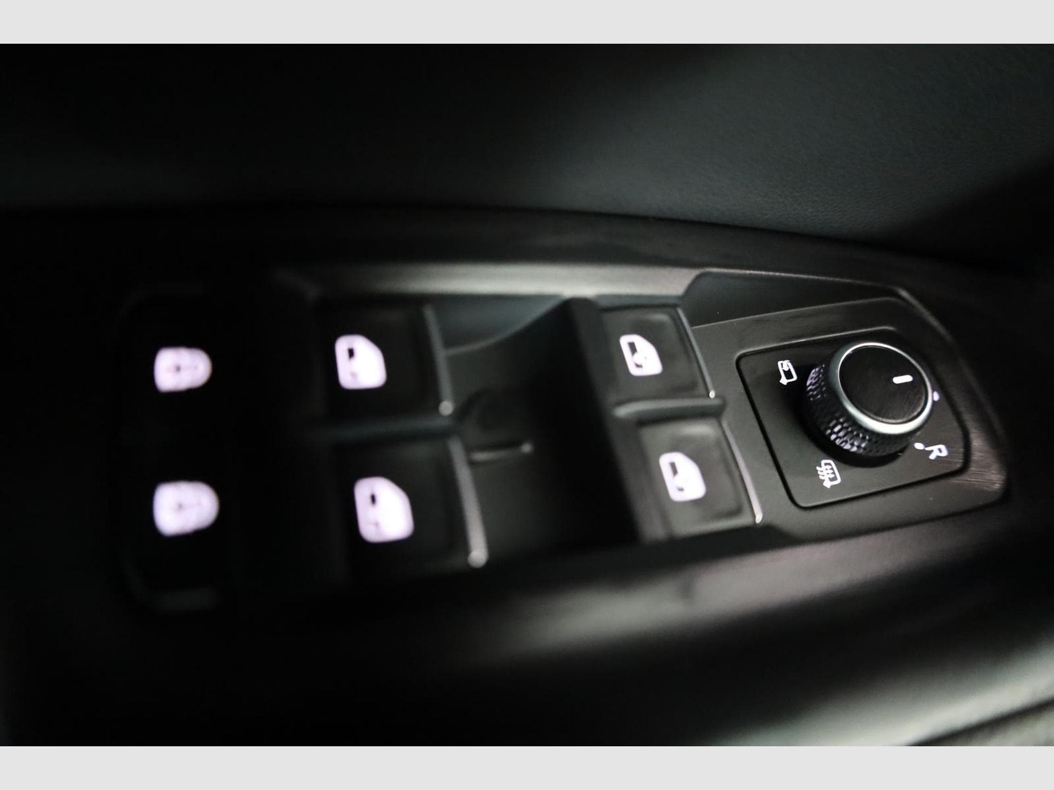 VW Touareg 3.0 TDI 210 kW 4Motion R-Line (2024) - Photo 7