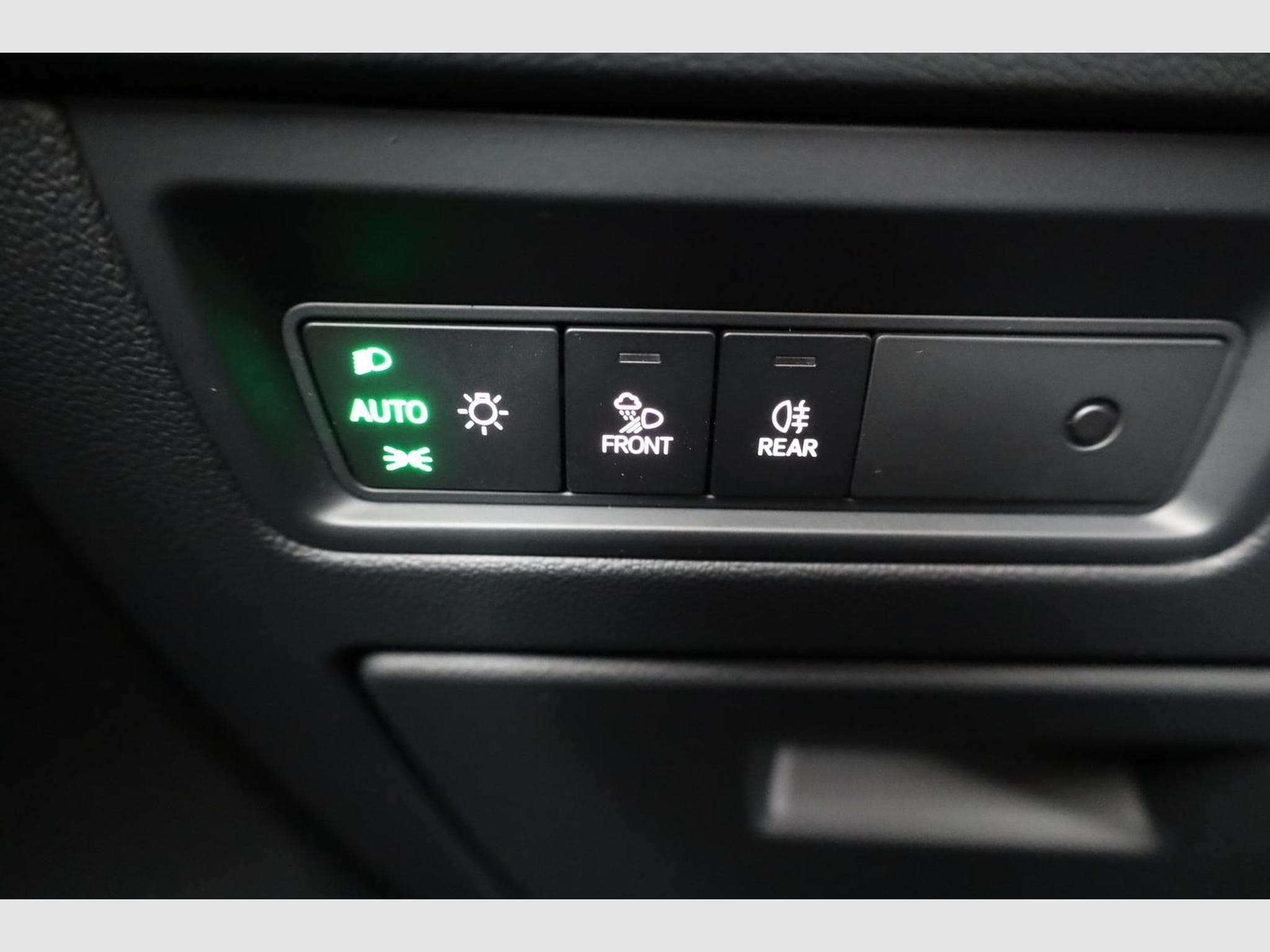 VW Touareg 3.0 TDI 210 kW 4Motion R-Line (2024) - Photo 8