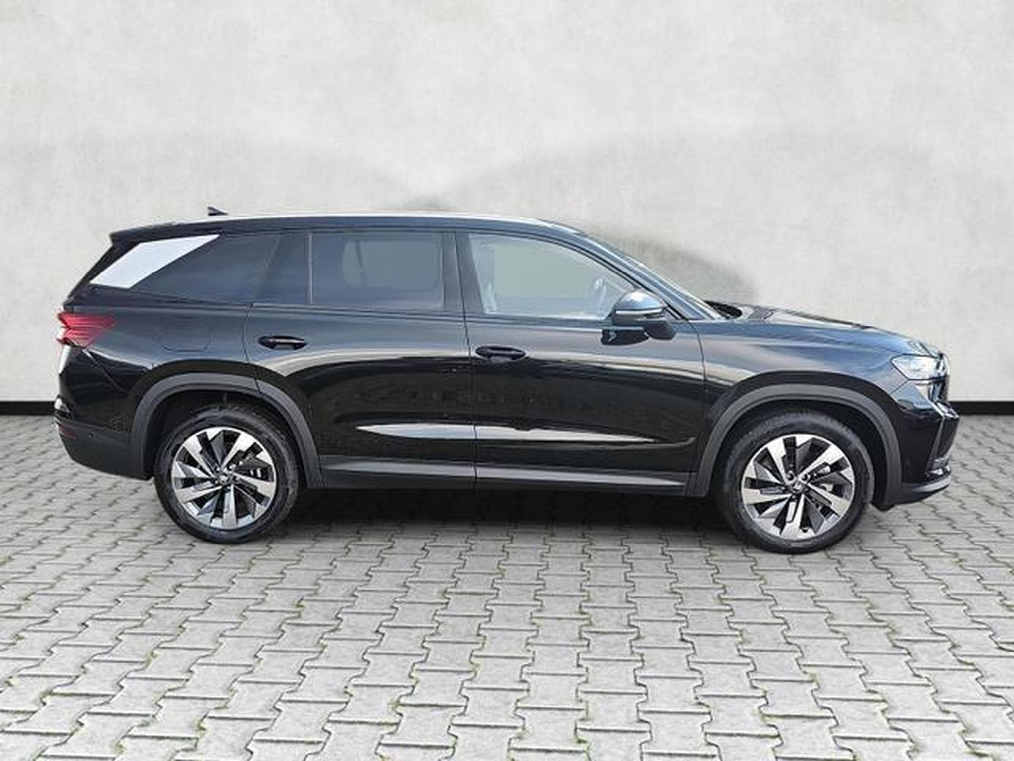 Skoda Kodiaq 2.0 TDI 110 kW Selection (2026) - Photo 8