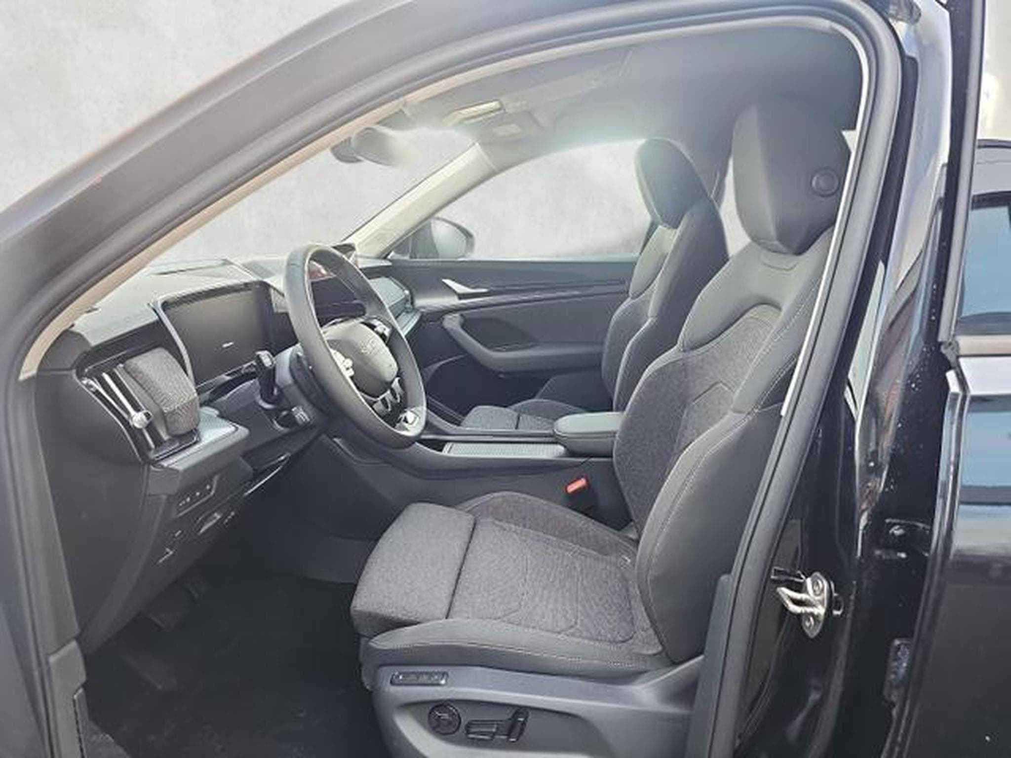 Skoda Kodiaq 2.0 TDI 110 kW Selection (2026) - Photo 9