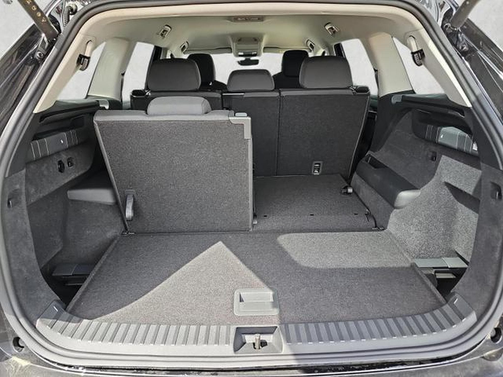 Skoda Kodiaq 2.0 TDI 110 kW Selection (2026) - Photo 14