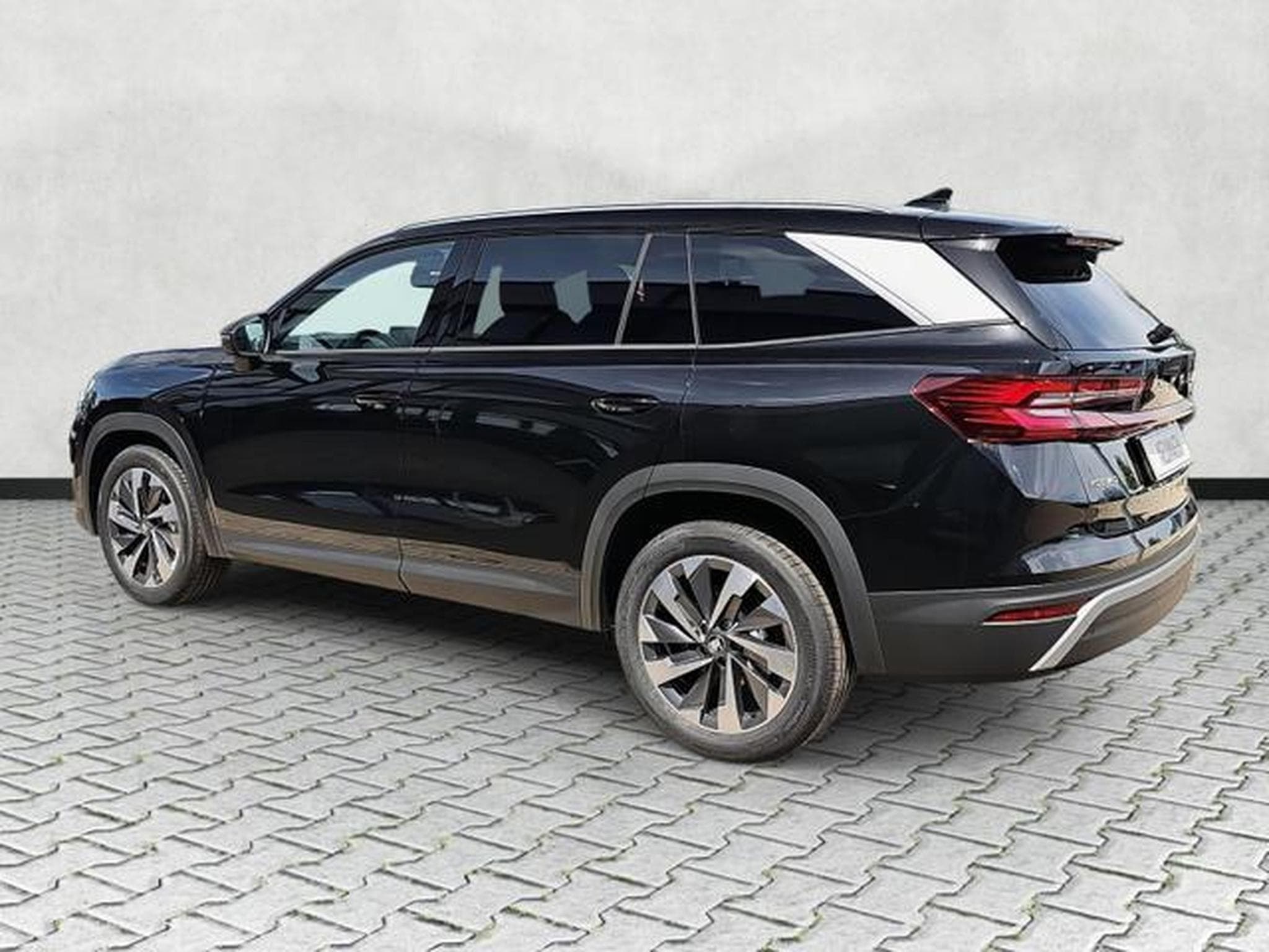 Skoda Kodiaq 2.0 TDI 110 kW Selection (2026) - Photo 5