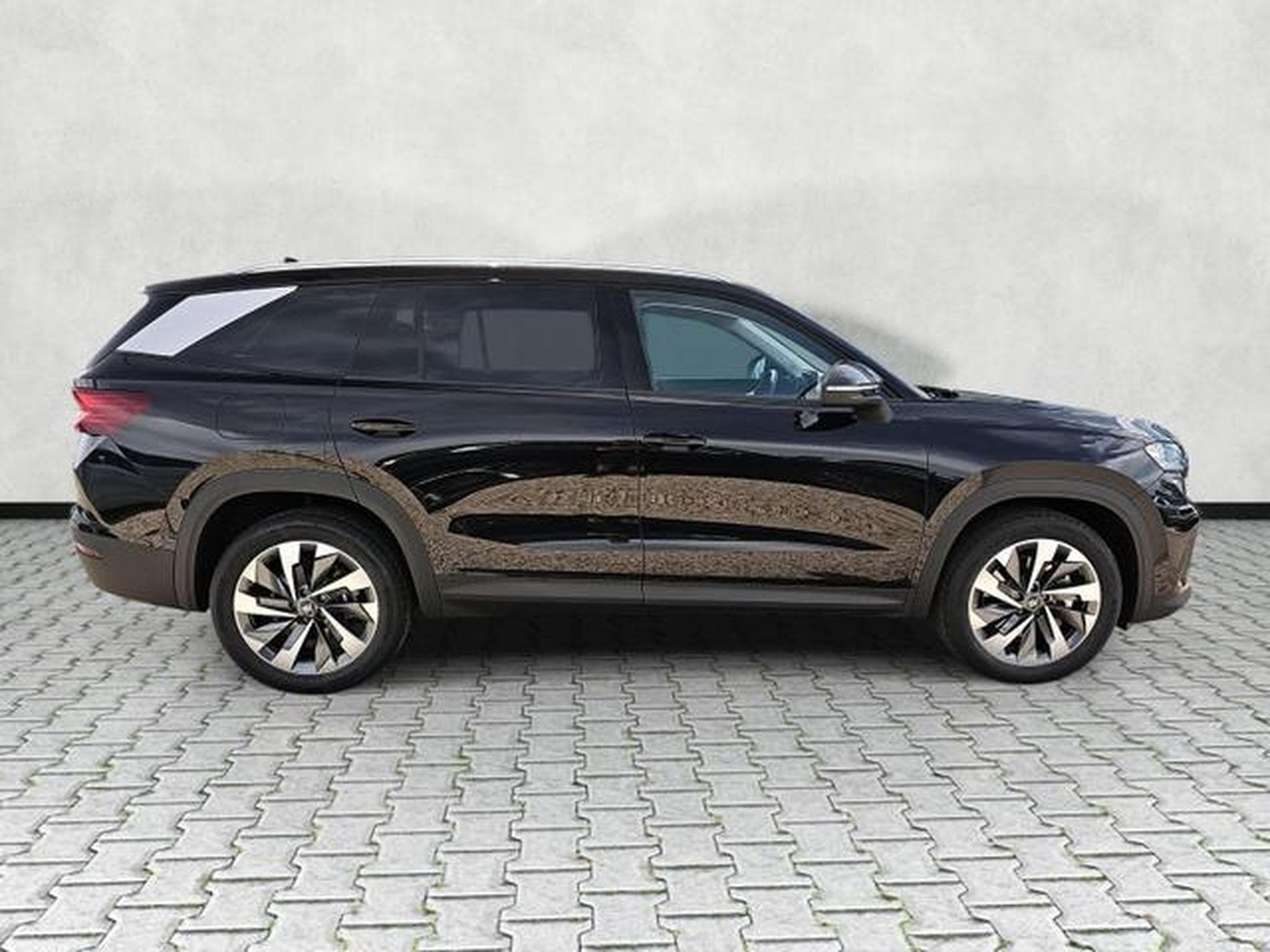 Skoda Kodiaq 2.0 TDI 110 kW Selection (2026) - Photo 8