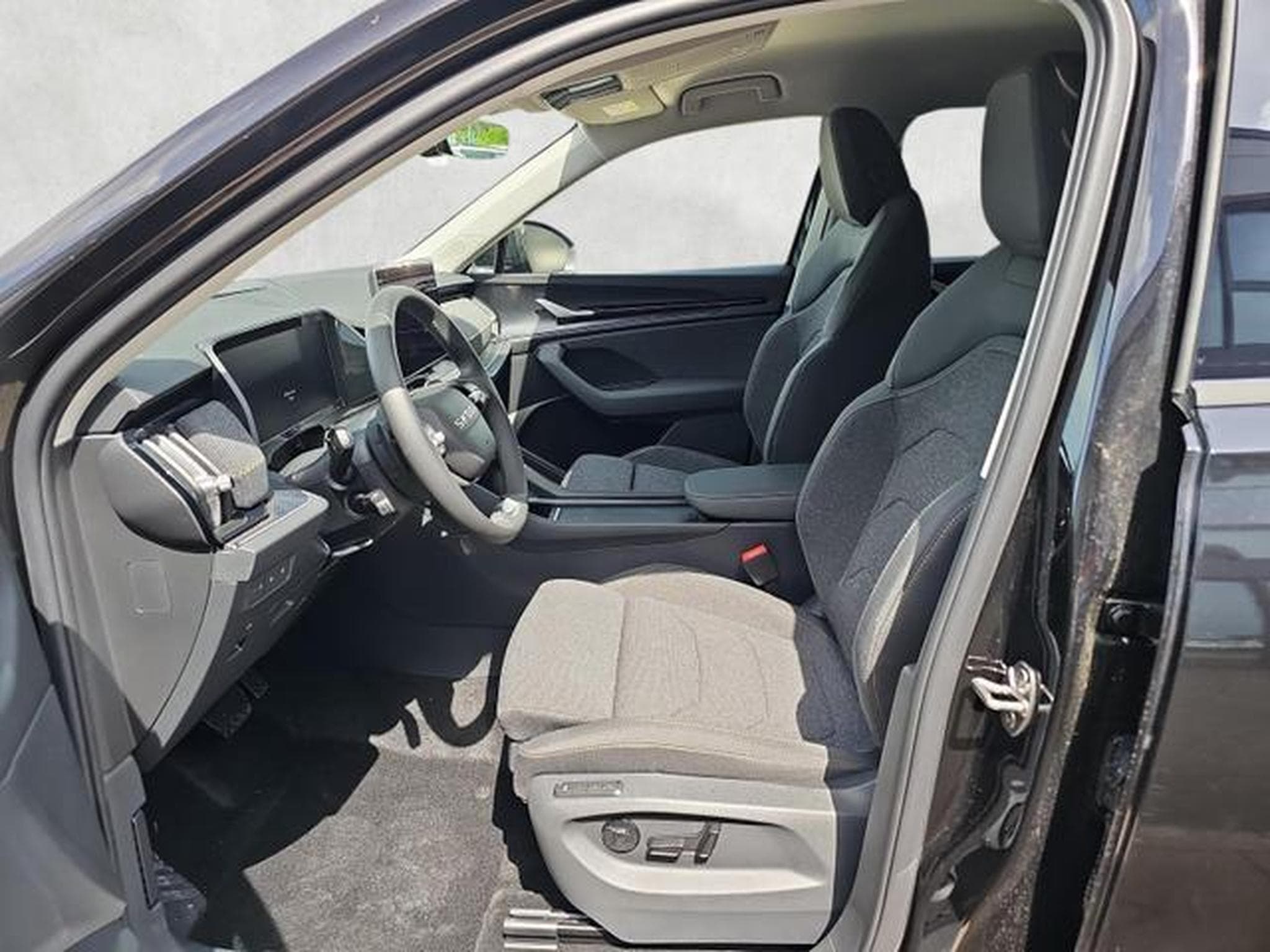 Skoda Kodiaq 2.0 TDI 110 kW Selection (2026) - Photo 9