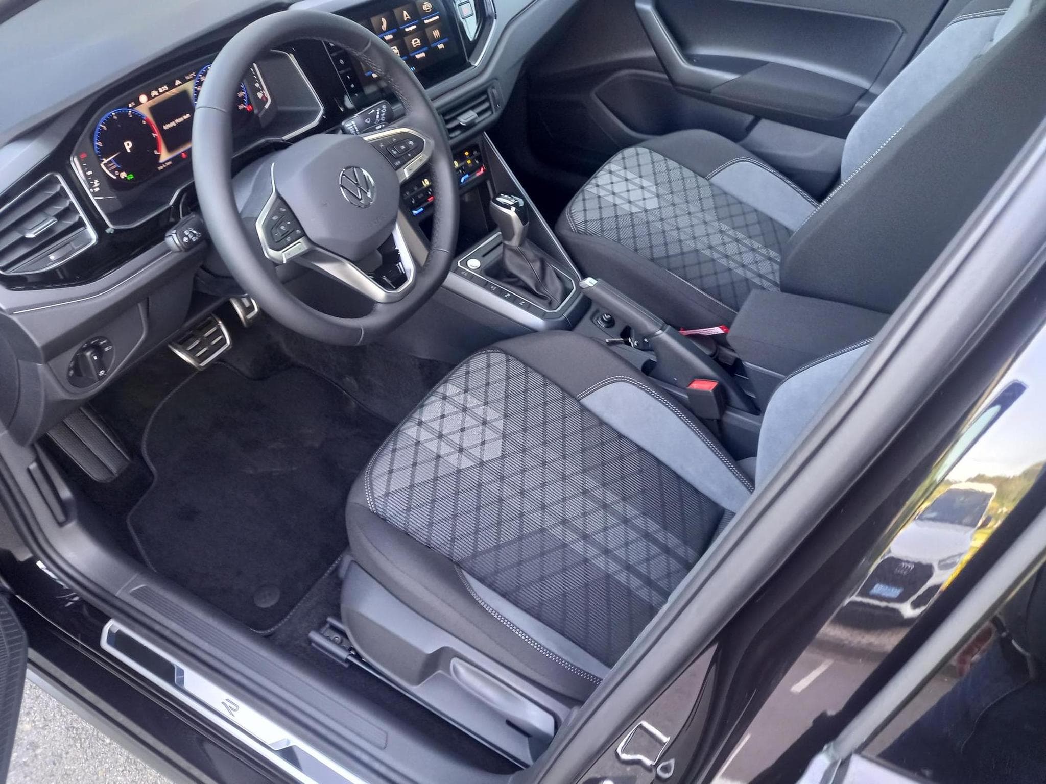 VW Polo R-Line 1.0 TSI (2026) - Photo 2