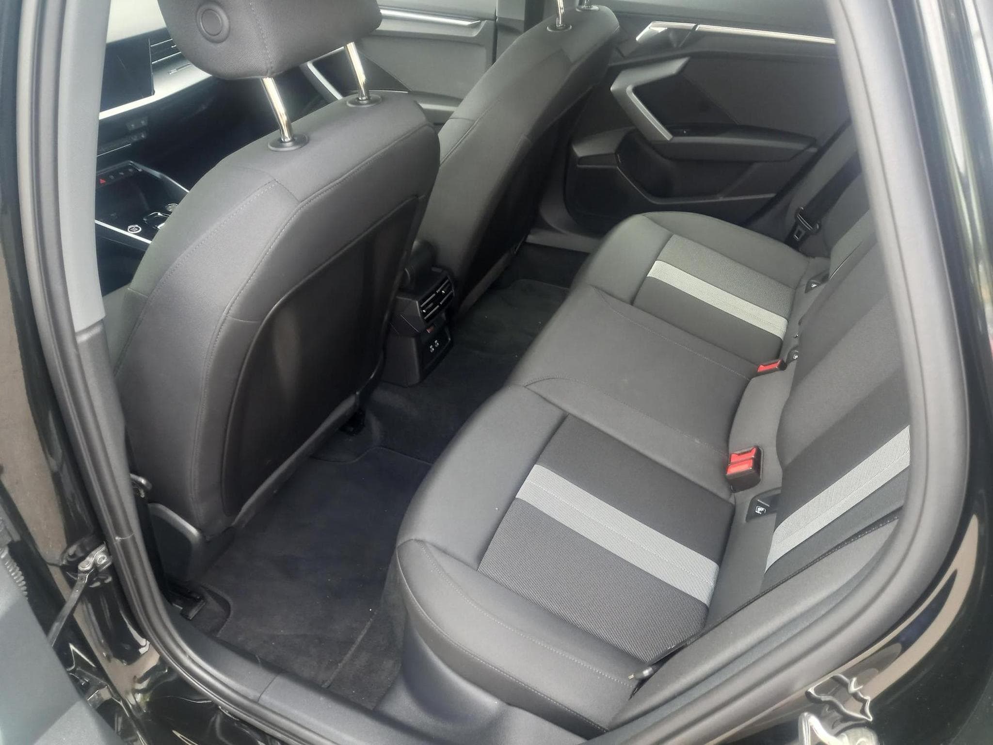 Audi A3 Sportback advanced 35 (2025) - Photo 4