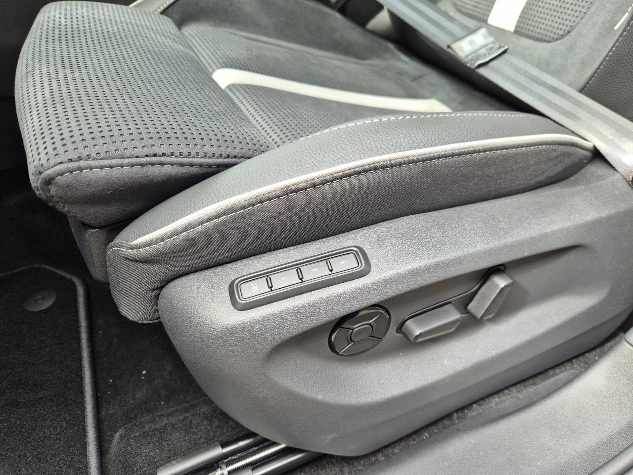 Skoda Kodiaq Sportline 1.5 TSI (2026) - Photo 18