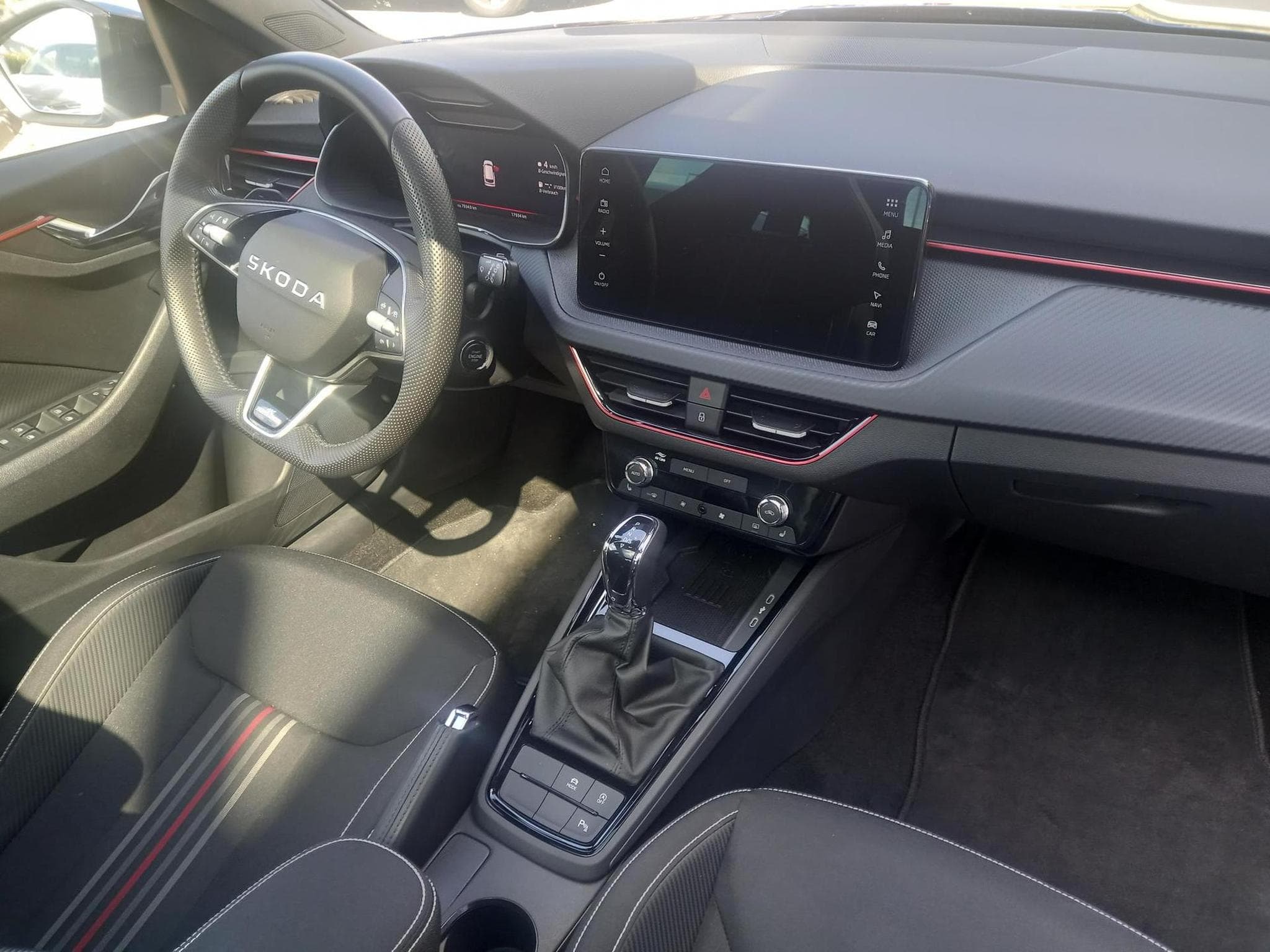 Skoda Kamiq Monte Carlo 1.5 (2025) - Photo 12