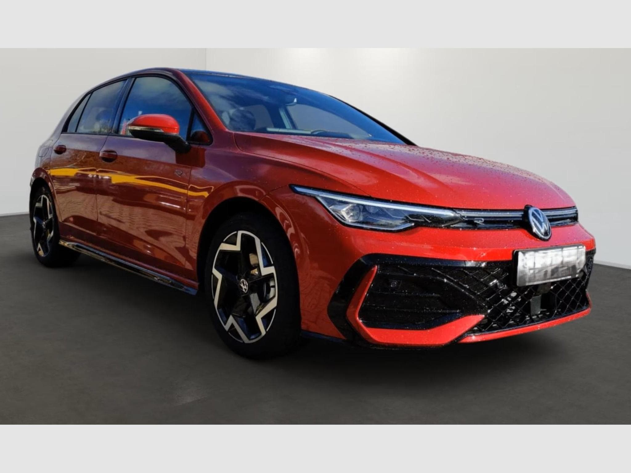 VW Golf R-Line 1.5 eTSI (2025) - Photo 2