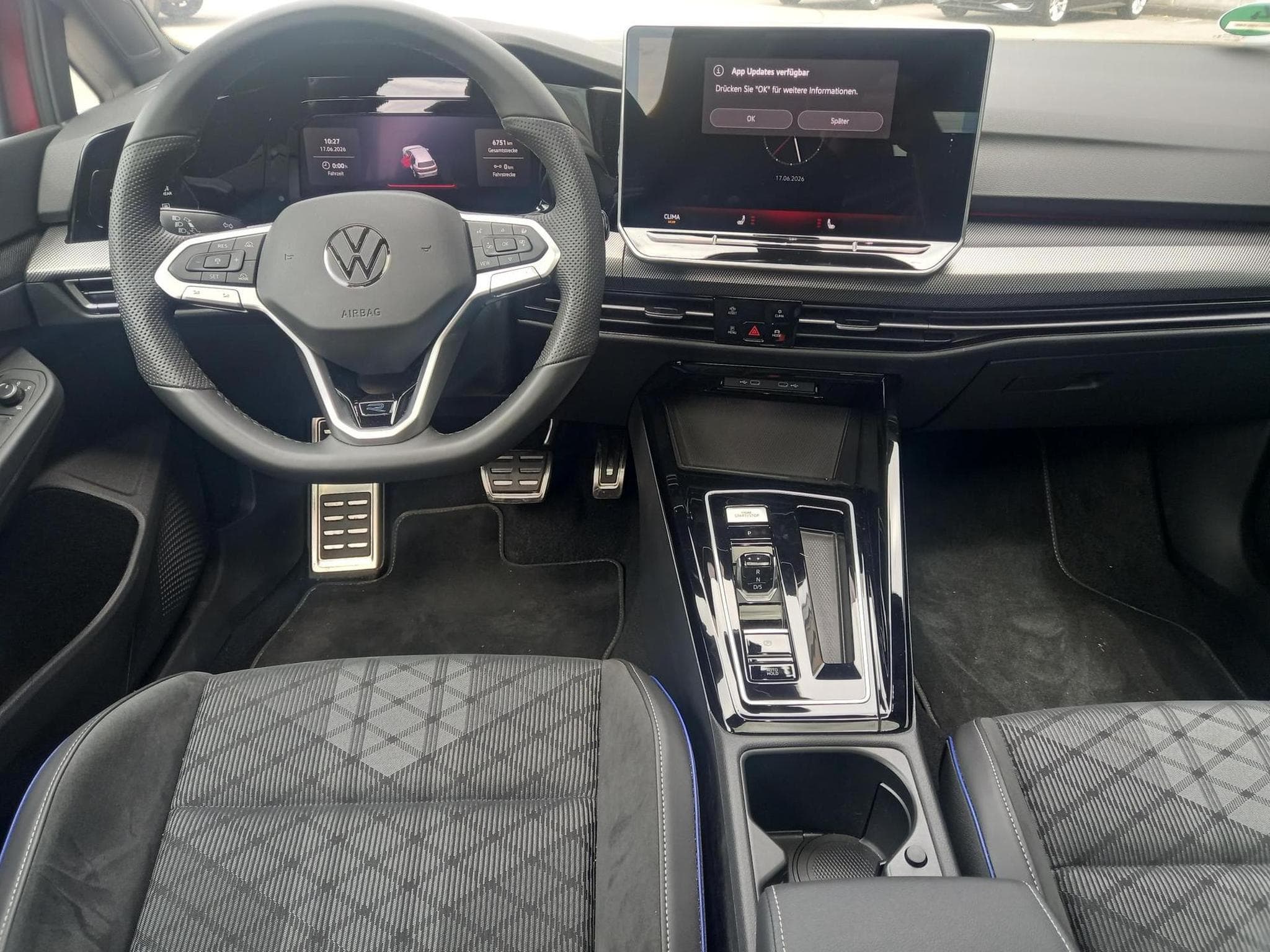 VW Golf R-Line 1.5 eTSI (2025) - Photo 8