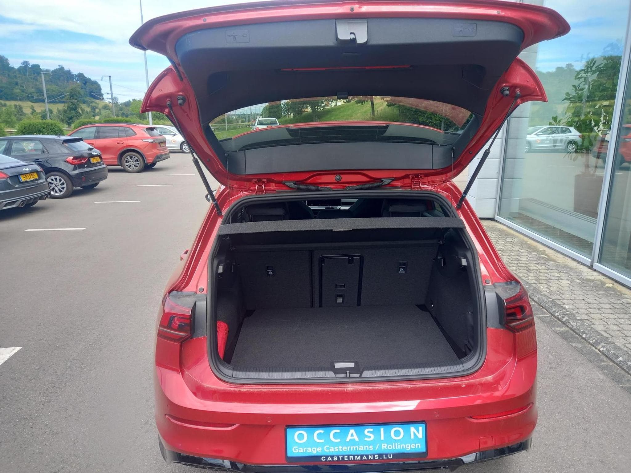 VW Golf R-Line 1.5 eTSI (2025) - Photo 9