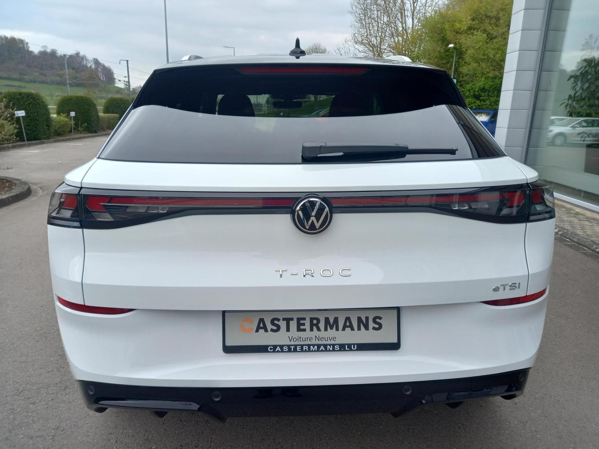 VW T-Roc R-Line 1.5 eTSI (2026) - Photo 6