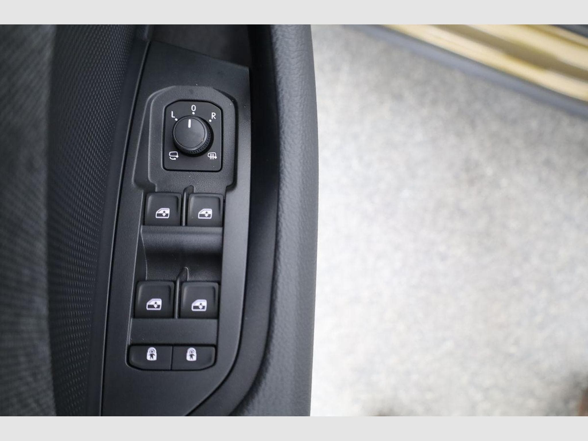 Skoda Kodiaq 2.0 TDI 142kW 4x4 Selection (2025) - Photo 8