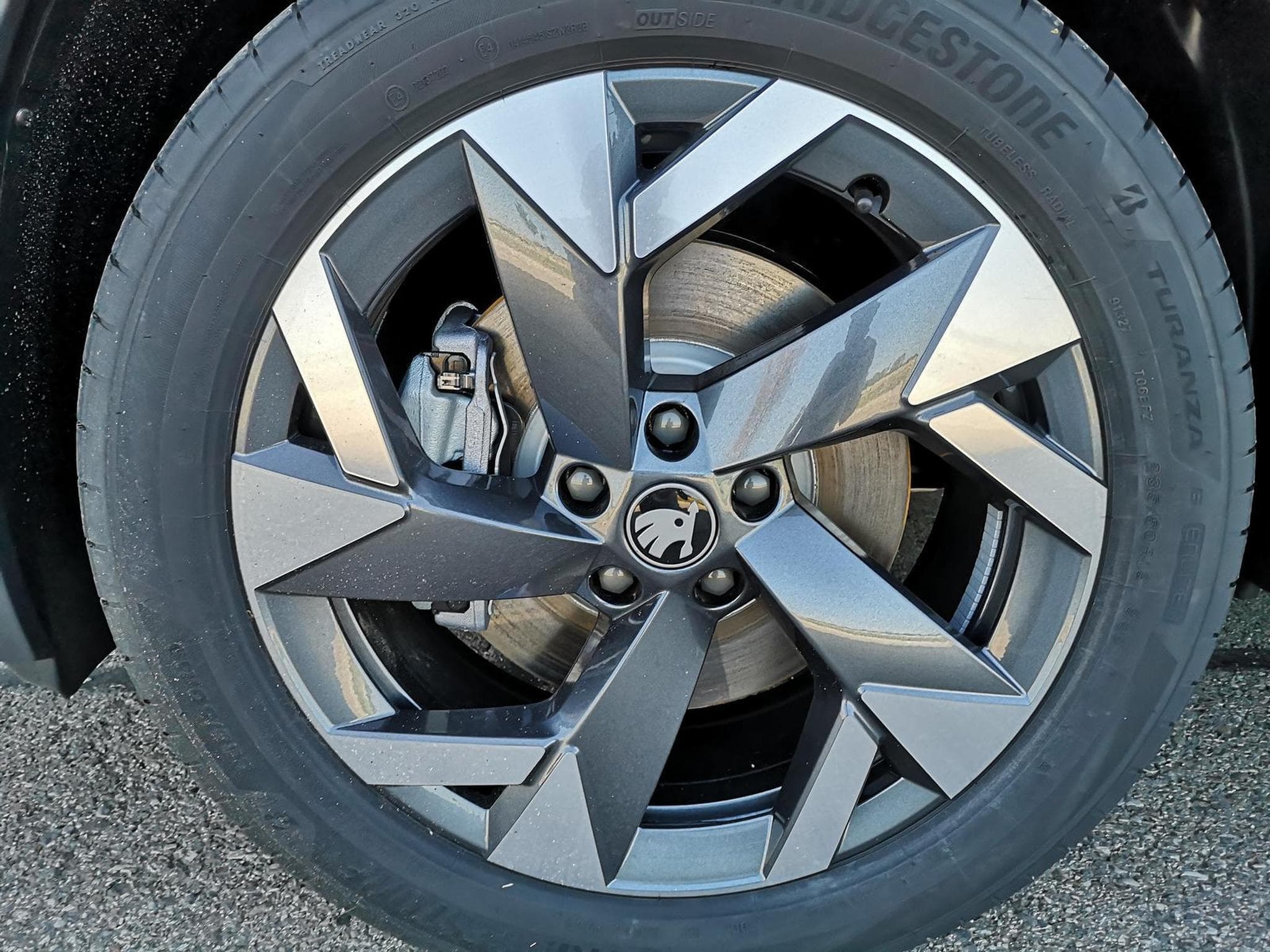 Skoda Kodiaq 1.5 TSI iV 150 kW Sportline (2026) - Foto 4