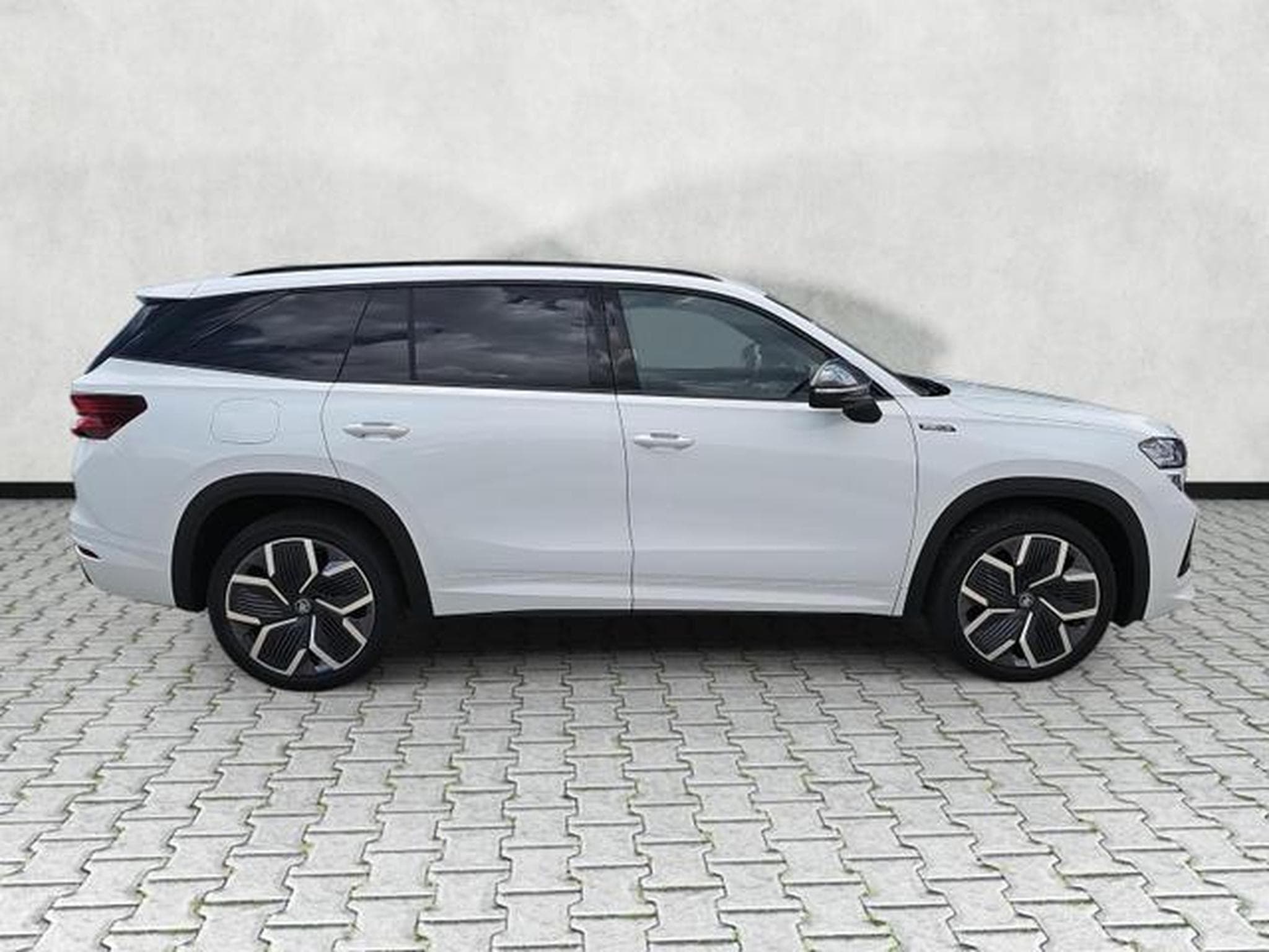 Skoda Kodiaq 2.0 TDI 142kW 4x4 Sportline (2026) - Foto 8