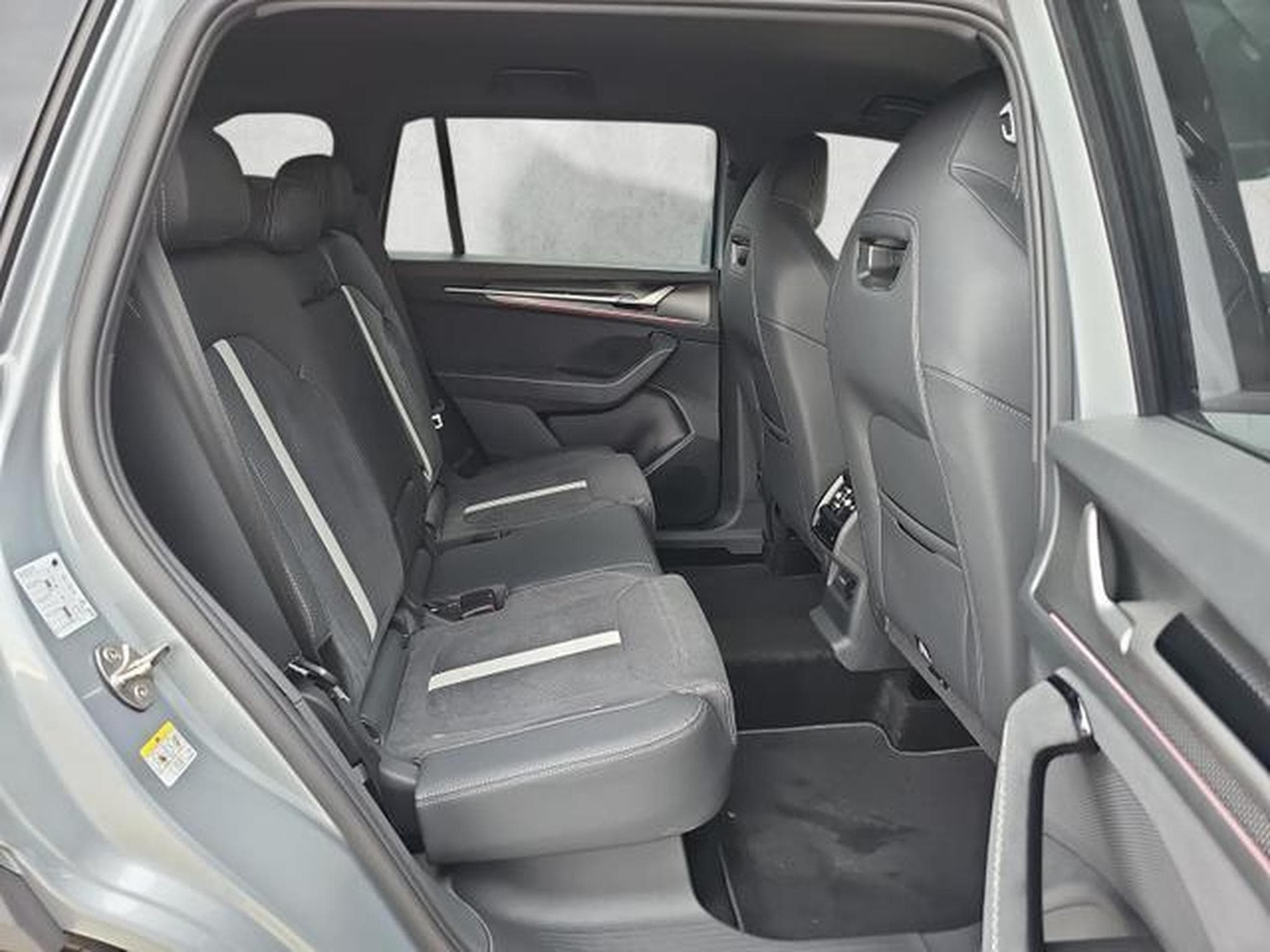 Skoda Kodiaq 2.0 TDI 142kW 4x4 Sportline (2026) - Foto 13