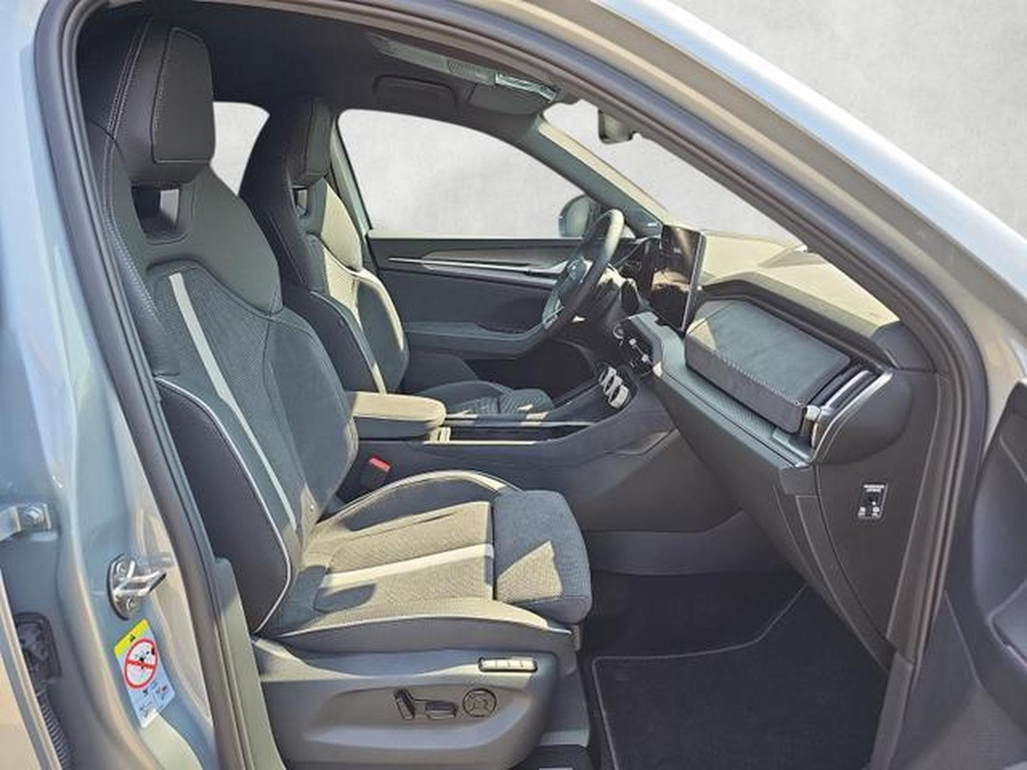Skoda Kodiaq 1.5 TSI iV 150 kW Sportline (2026) - Foto 10