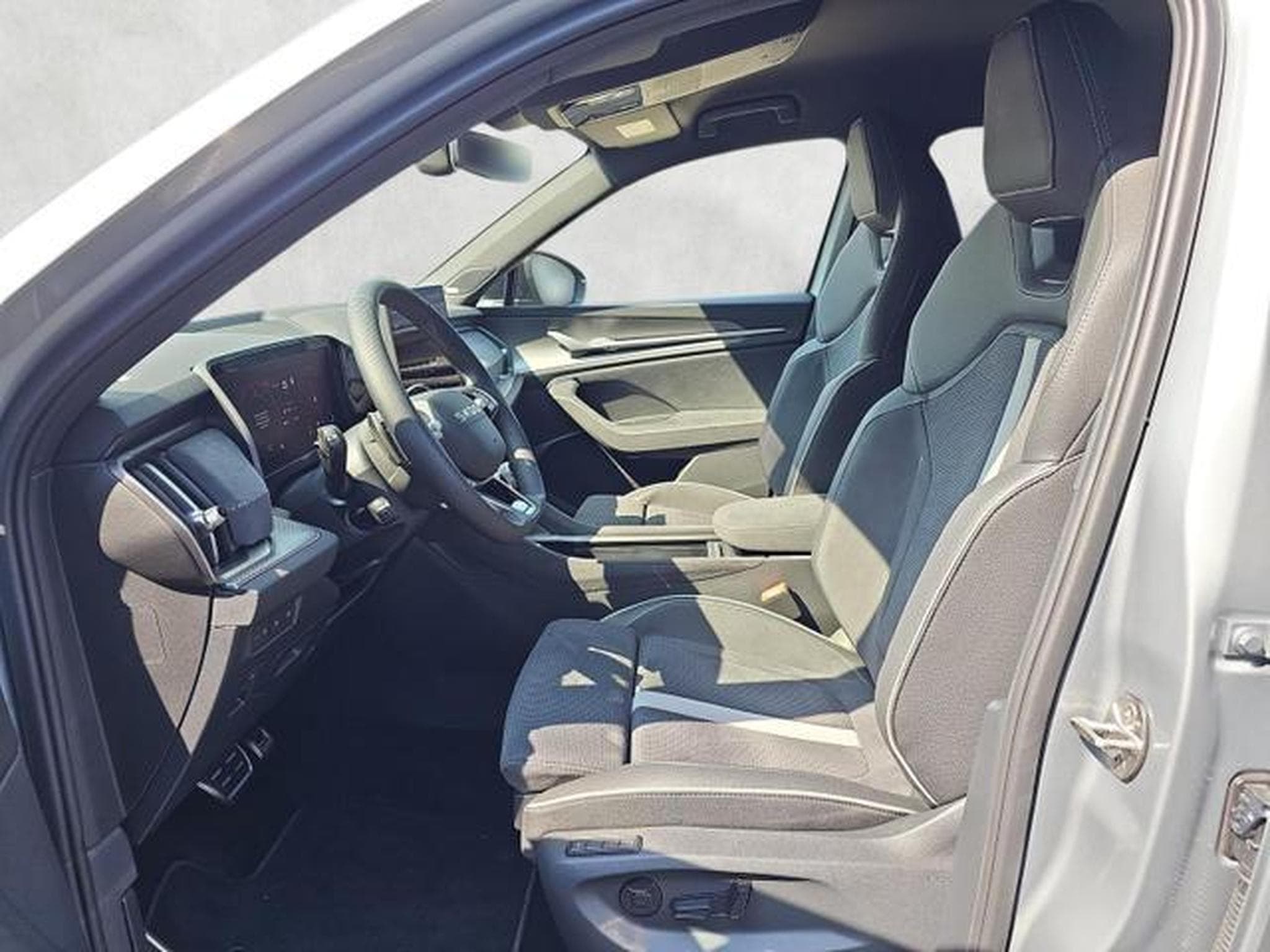 Skoda Kodiaq 1.5 TSI iV 150 kW Sportline (2026) - Foto 9