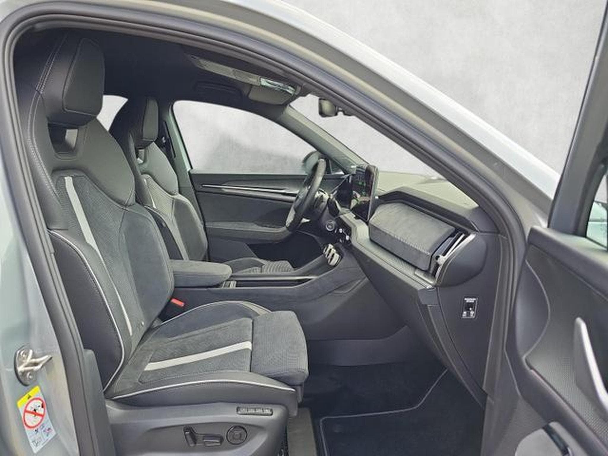 Skoda Kodiaq 1.5 TSI iV 150 kW Sportline (2026) - Foto 10