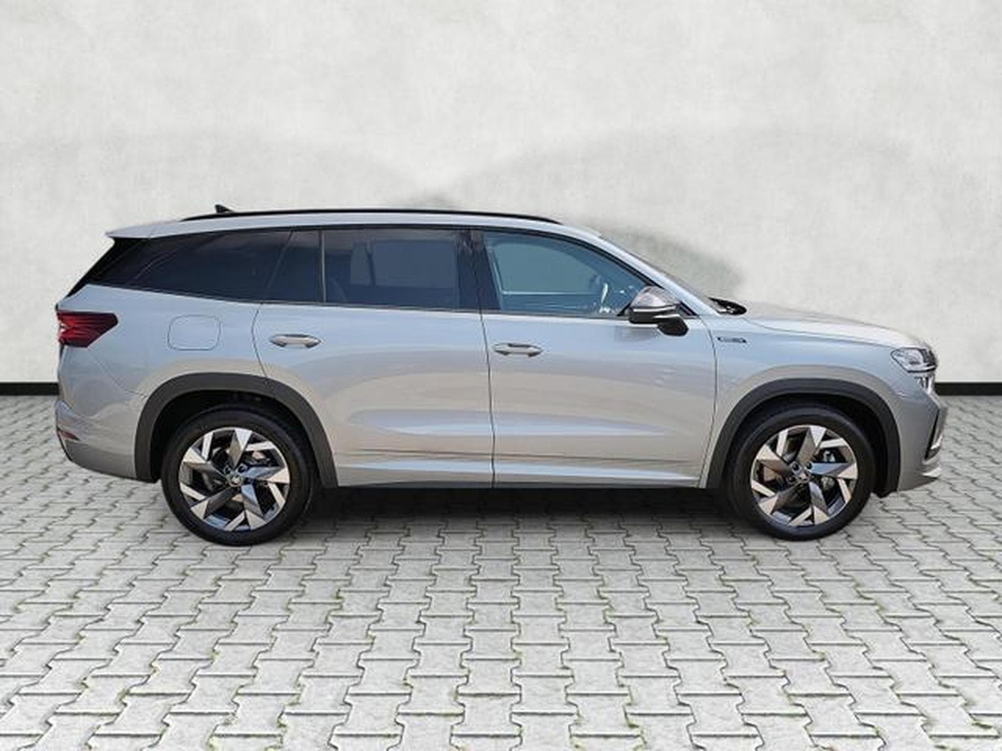 Skoda Kodiaq 1.5 TSI iV 150 kW Sportline (2026) - Foto 8