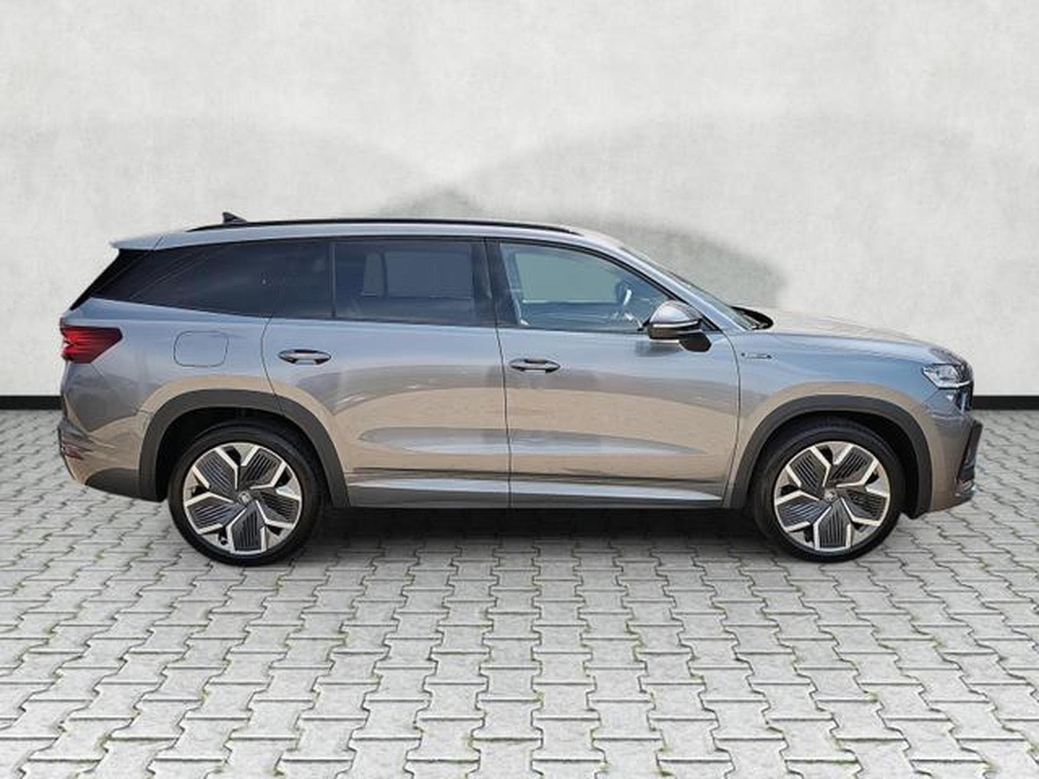 Skoda Kodiaq 1.5 TSI iV 150 kW Sportline (2026) - Foto 8