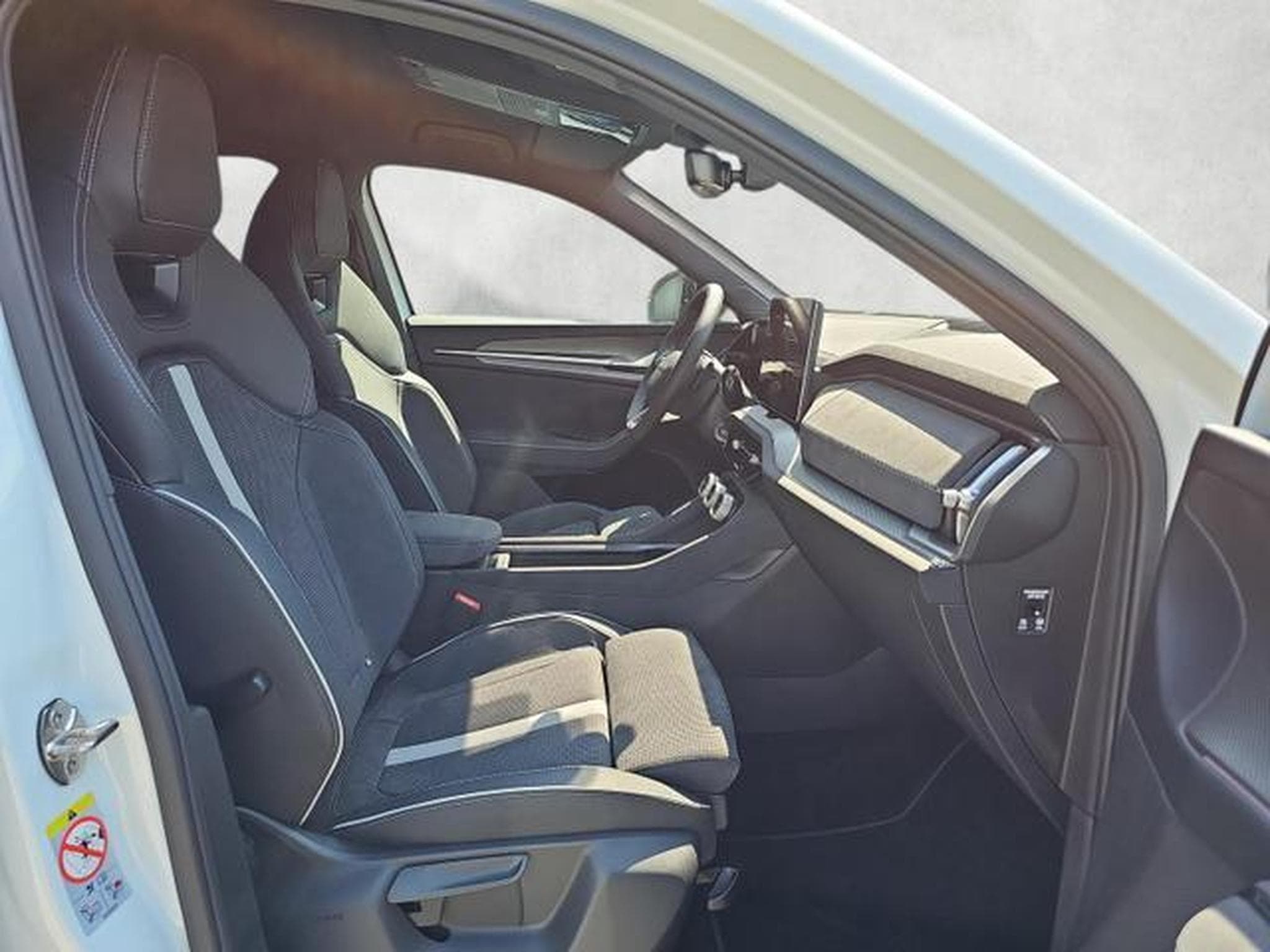 Skoda Kodiaq 1.5 TSI iV 150 kW Sportline (2026) - Foto 10