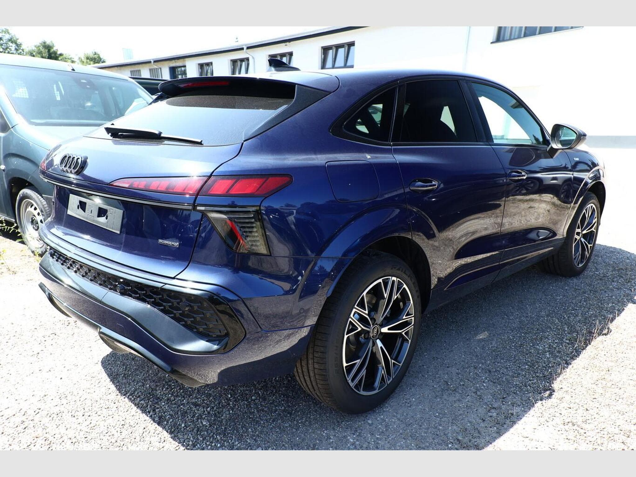 Audi Q3 Sportback quattro 2xS (2026) - Photo 3