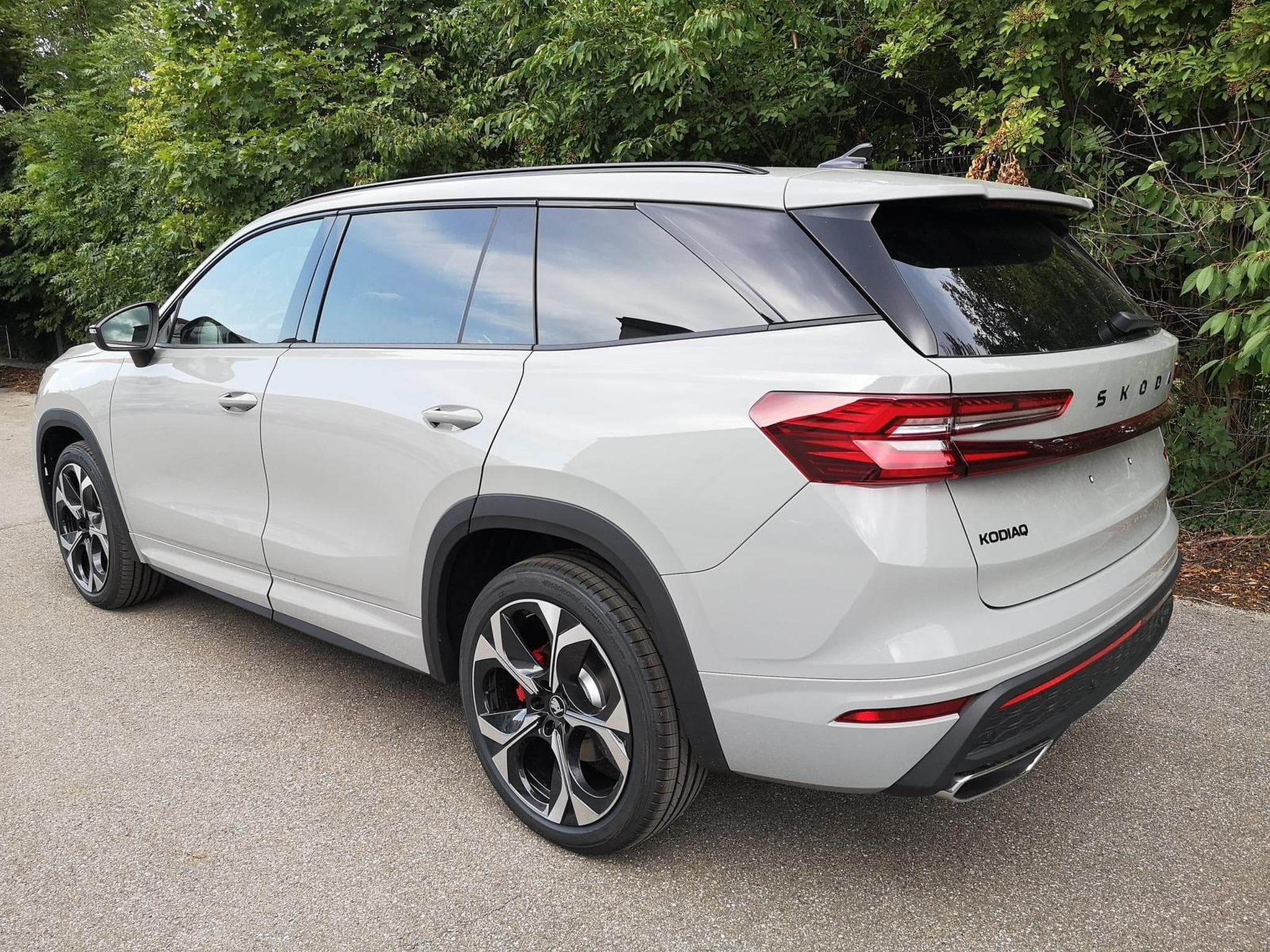 Skoda Kodiaq 2.0 TSI 195 kW 4x4 RS (2026) - Foto 2