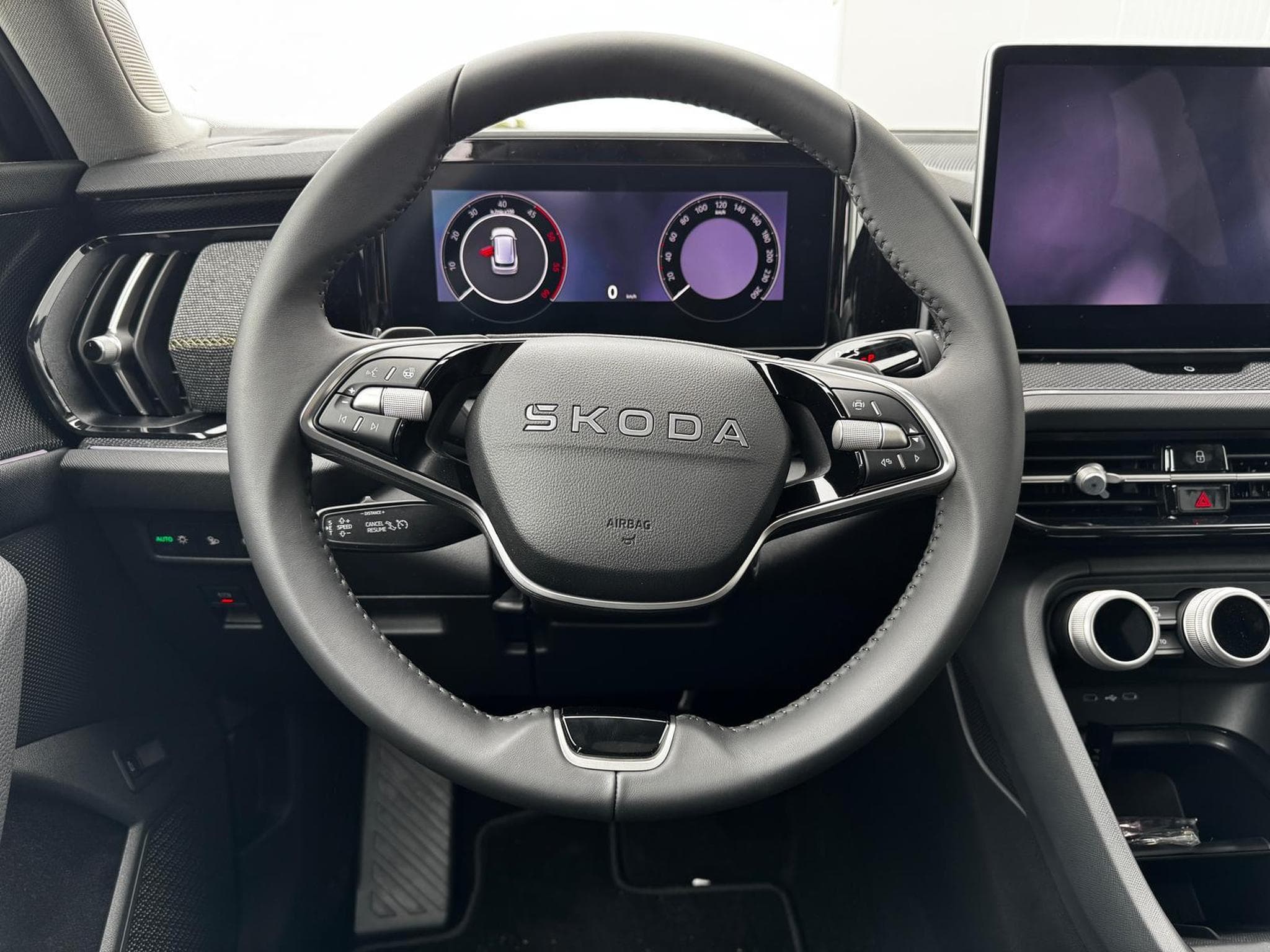 Skoda Kodiaq 2.0 TDI 142 kW 4x4 Selection (2026) - Foto 4