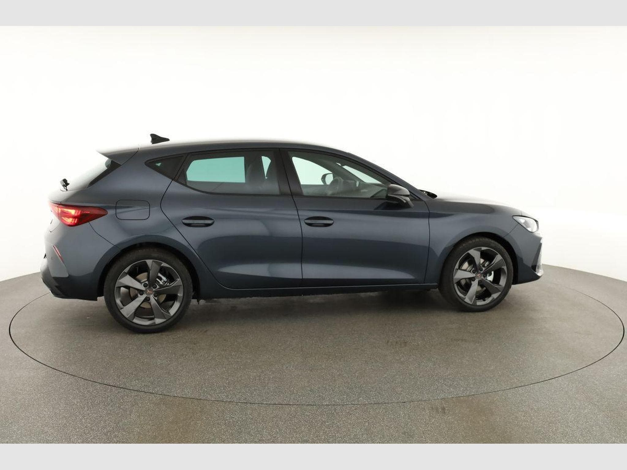 Cupra Leon 1.5 eTSI 110 kW (2026) - Foto 18
