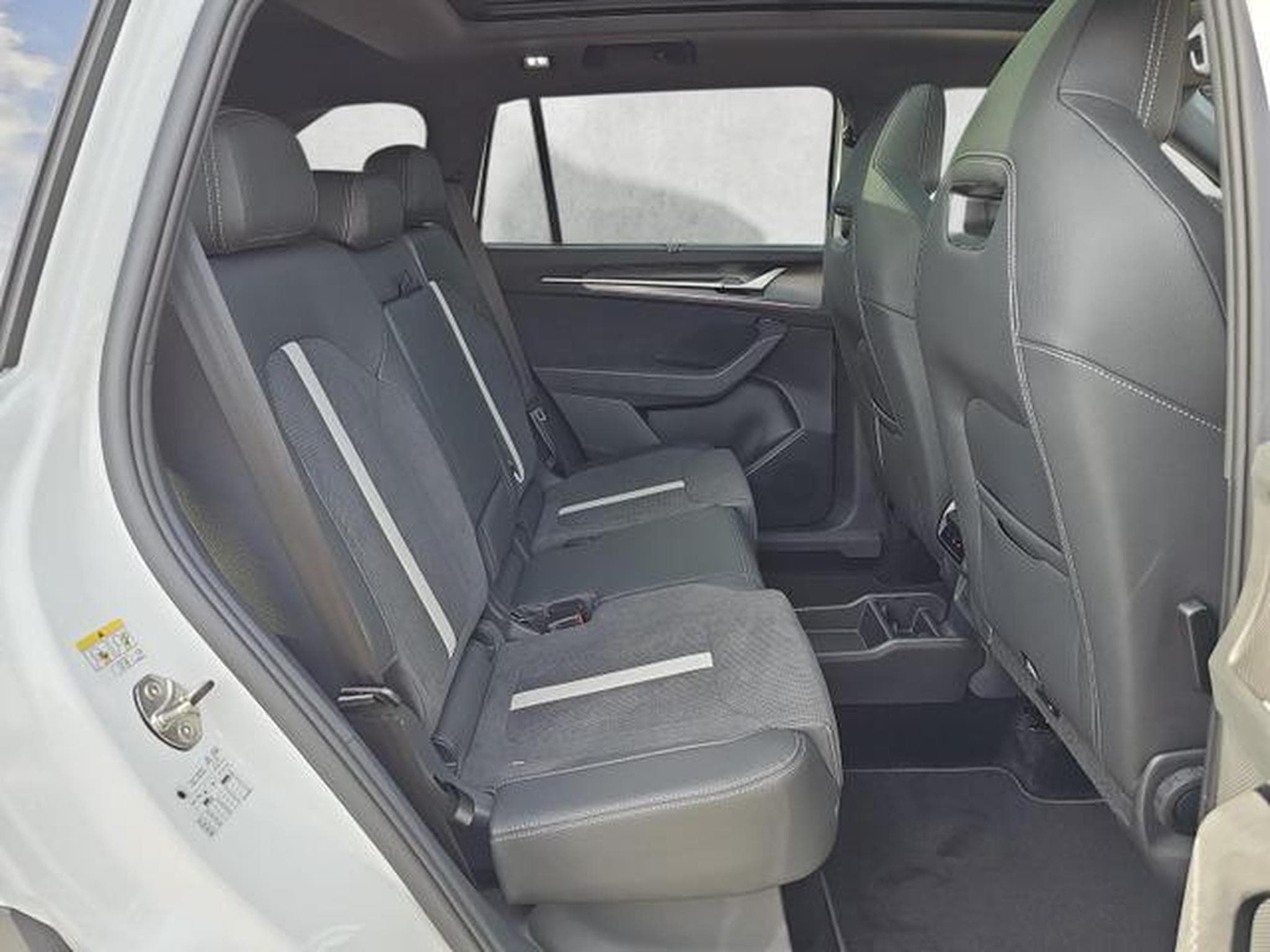 Skoda Kodiaq 1.5 TSI iV 150 kW Sportline (2026) - Foto 13