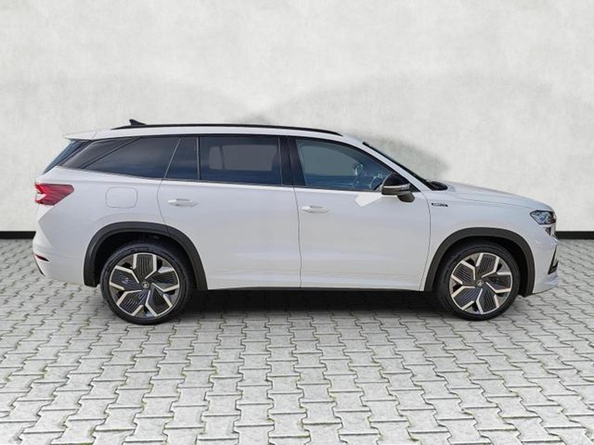 Skoda Kodiaq 1.5 TSI iV 150 kW Sportline (2026) - Foto 8