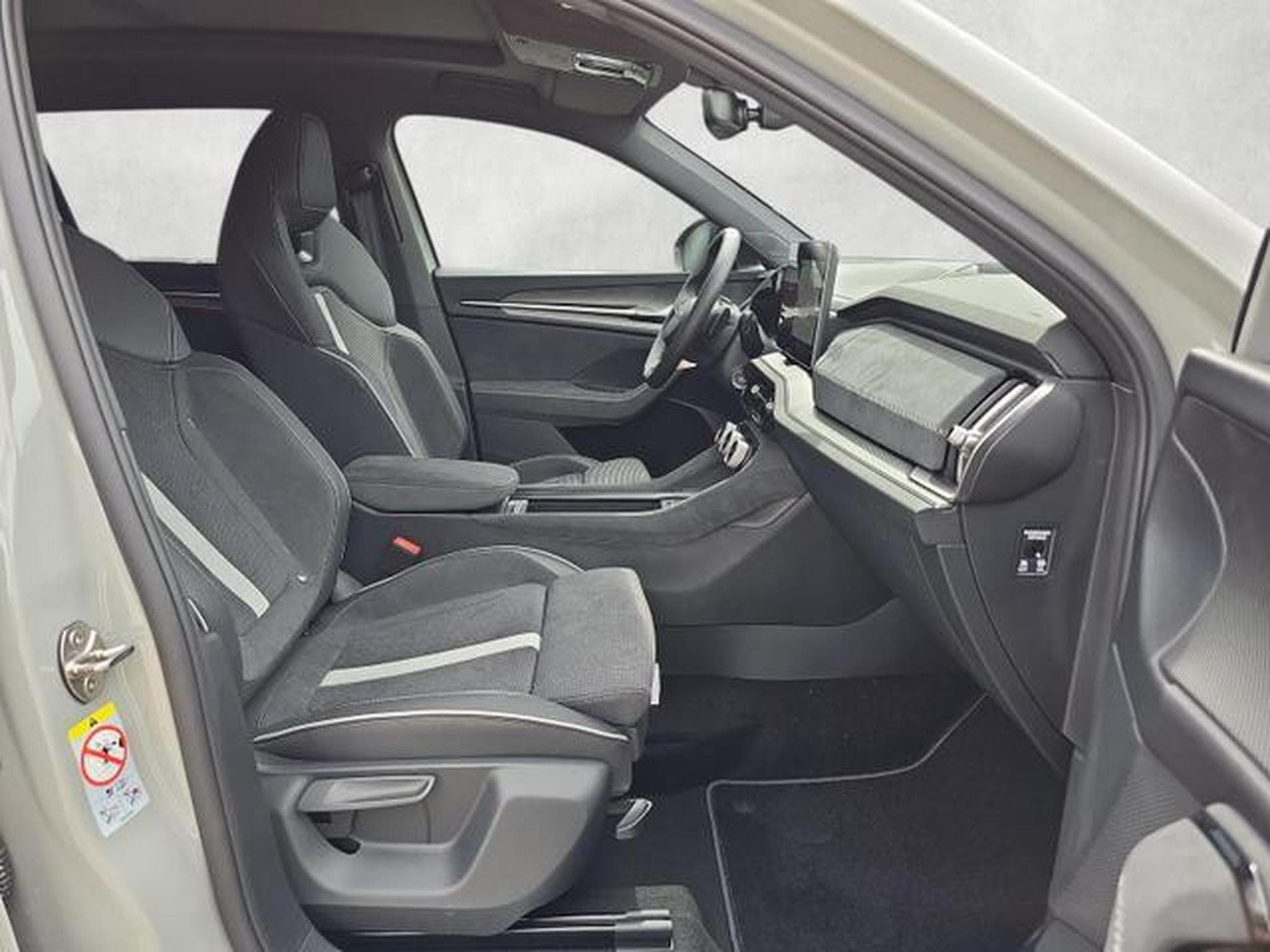 Skoda Kodiaq 1.5 TSI iV 150 kW Sportline (2026) - Foto 10