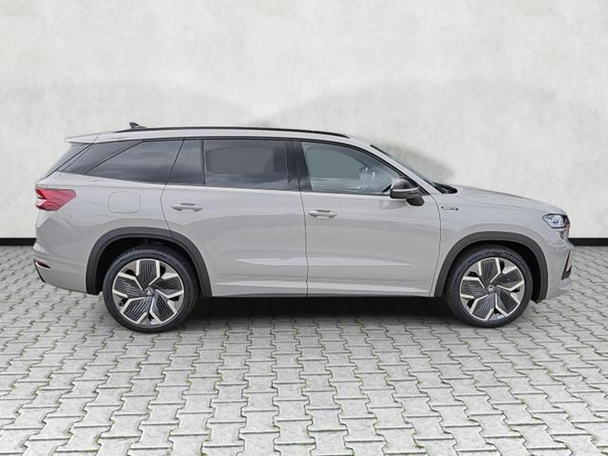 Skoda Kodiaq 1.5 TSI iV 150 kW Sportline (2026) - Foto 8