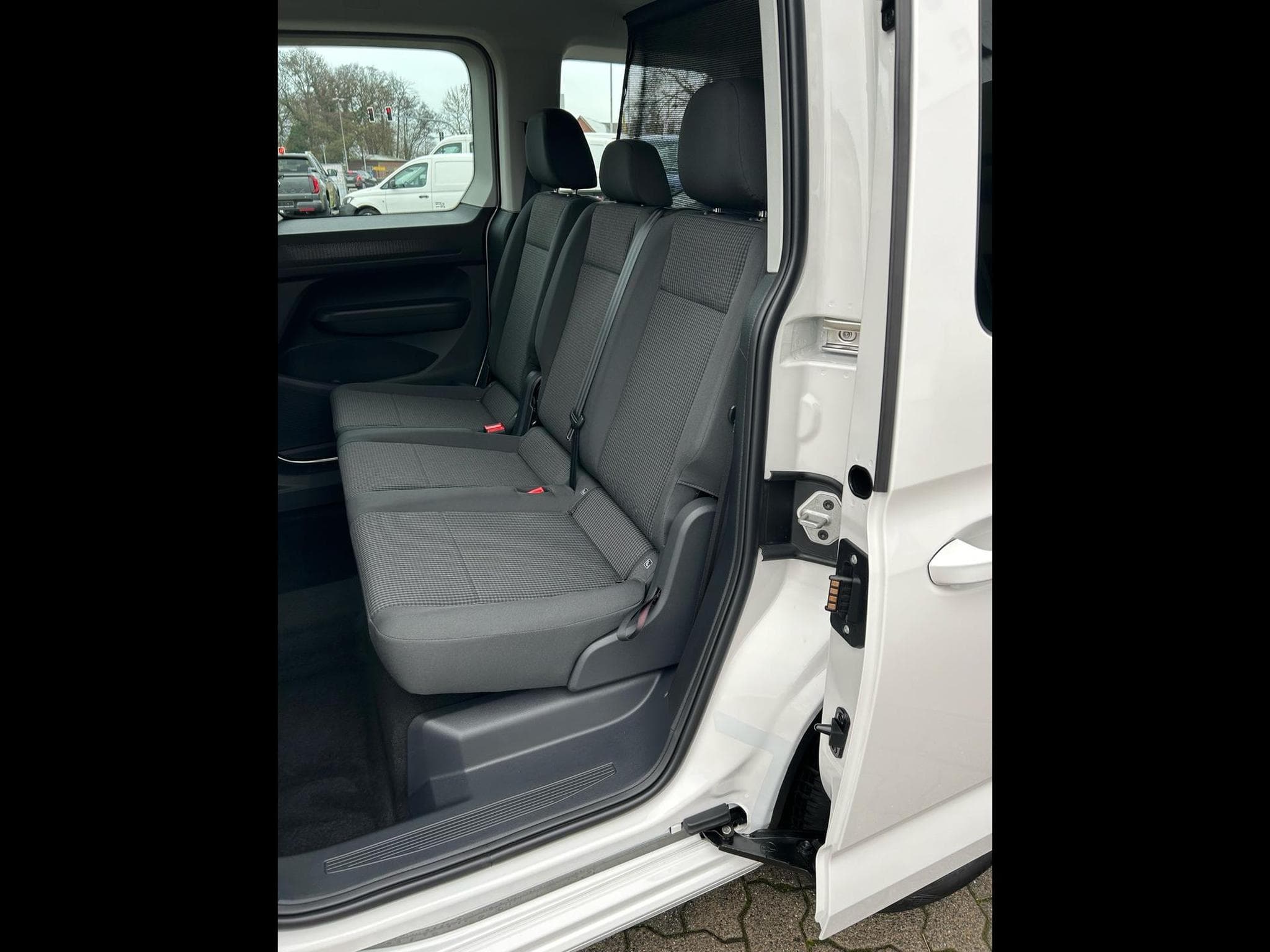 VW Caddy Trendline (2026) - Foto 15
