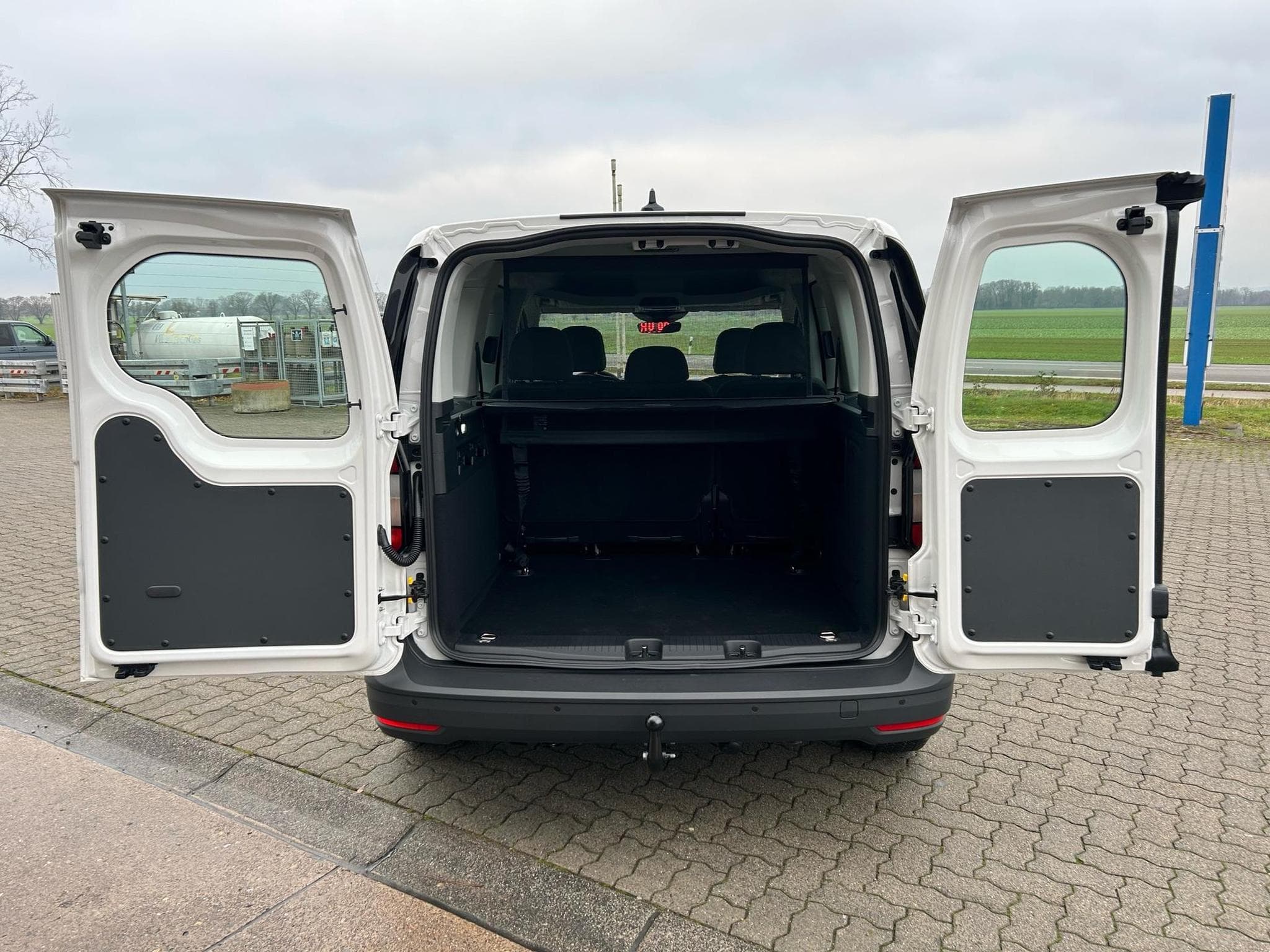 VW Caddy Trendline (2026) - Foto 18