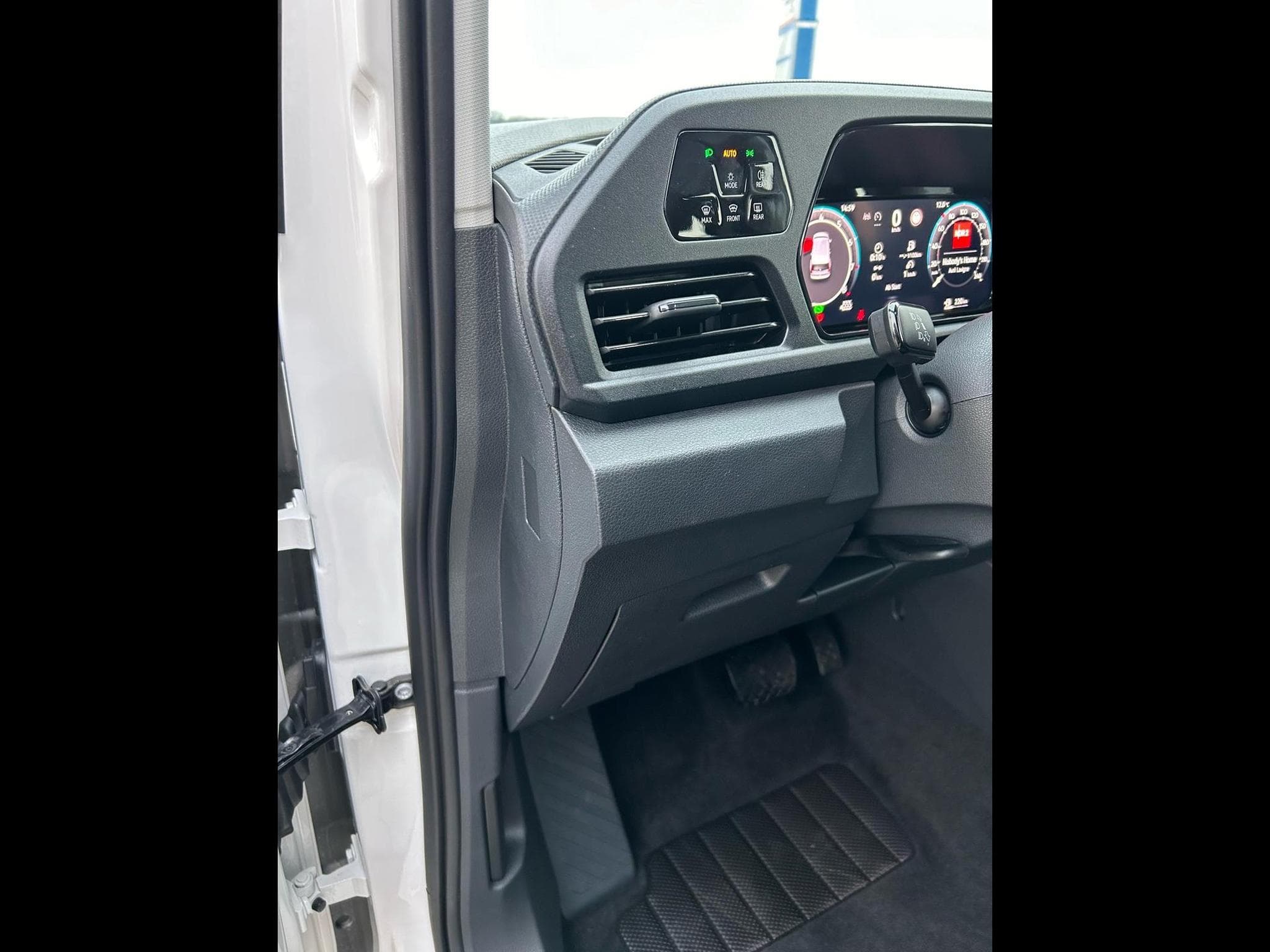 VW Caddy Trendline (2026) - Photo 4