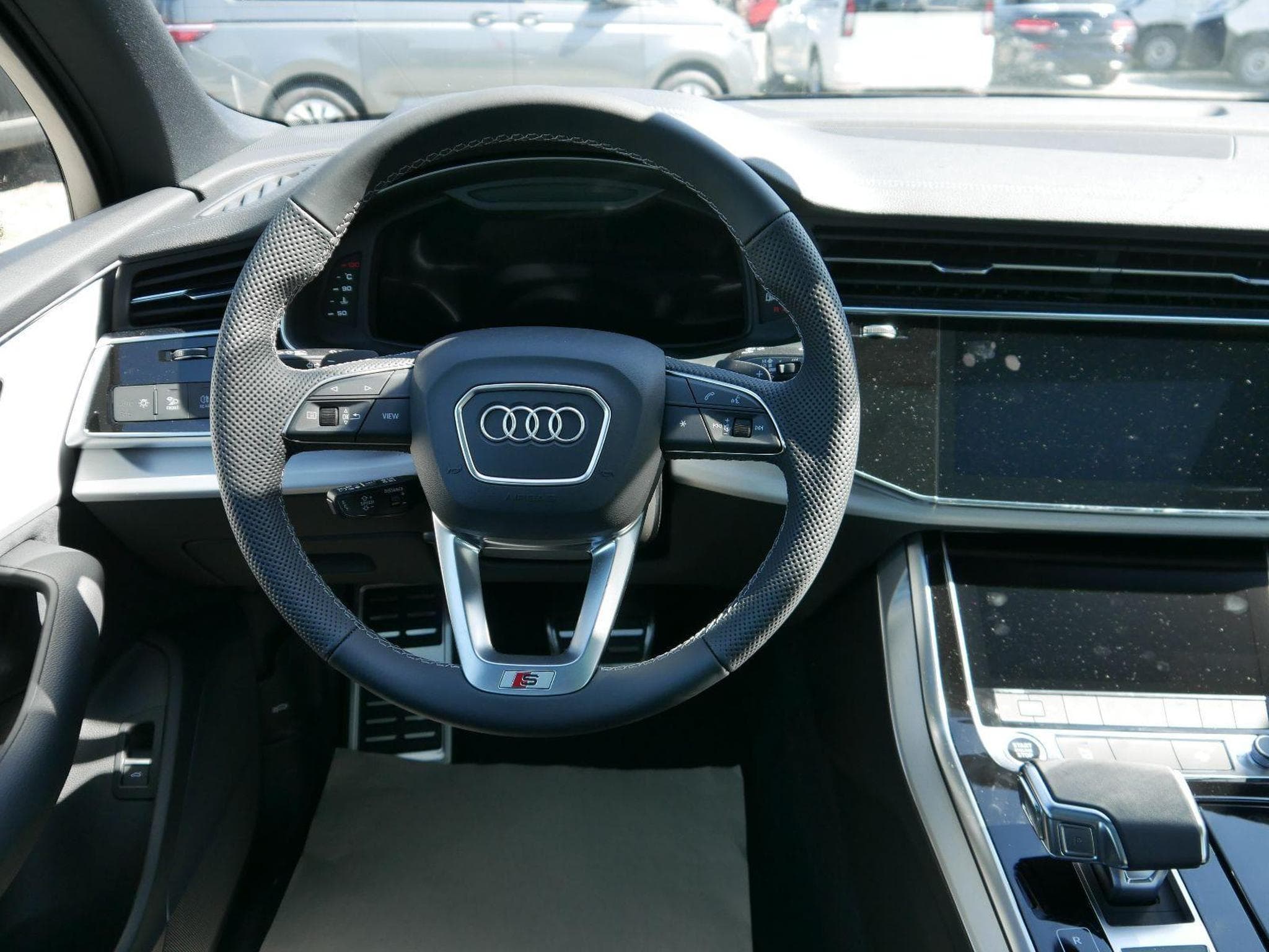 Audi Q7 S line (2025) - Photo 13