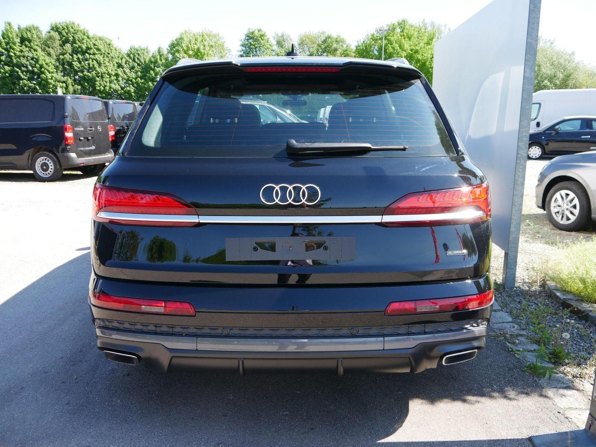 Audi Q7 S line (2025) - Photo 2
