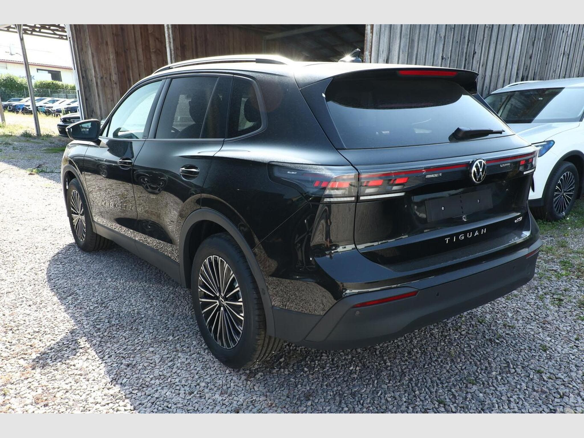 VW Tiguan DSG LED+ Pano (2026) - Photo 4