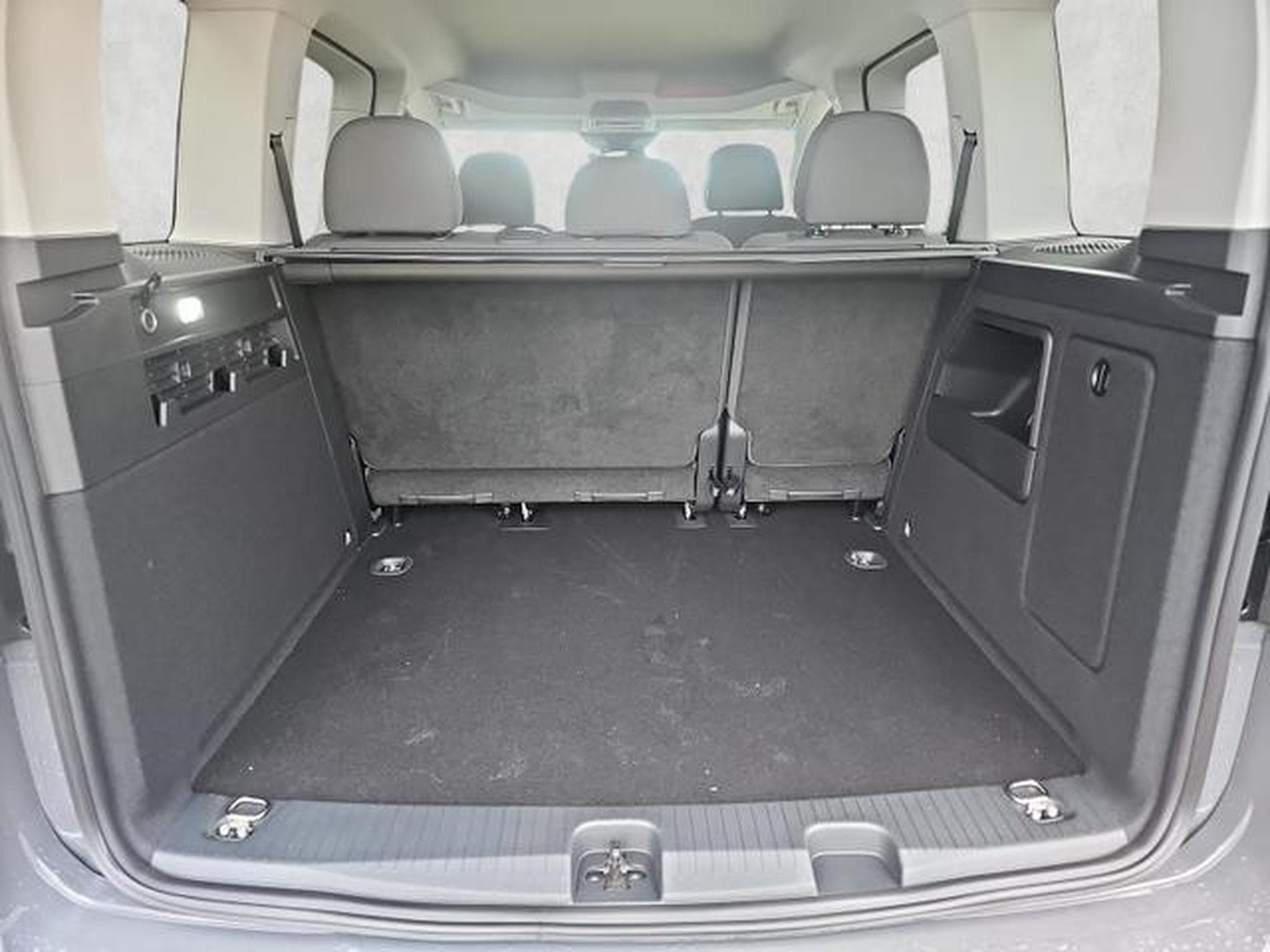 VW Caddy Basis (2026) - Photo 14