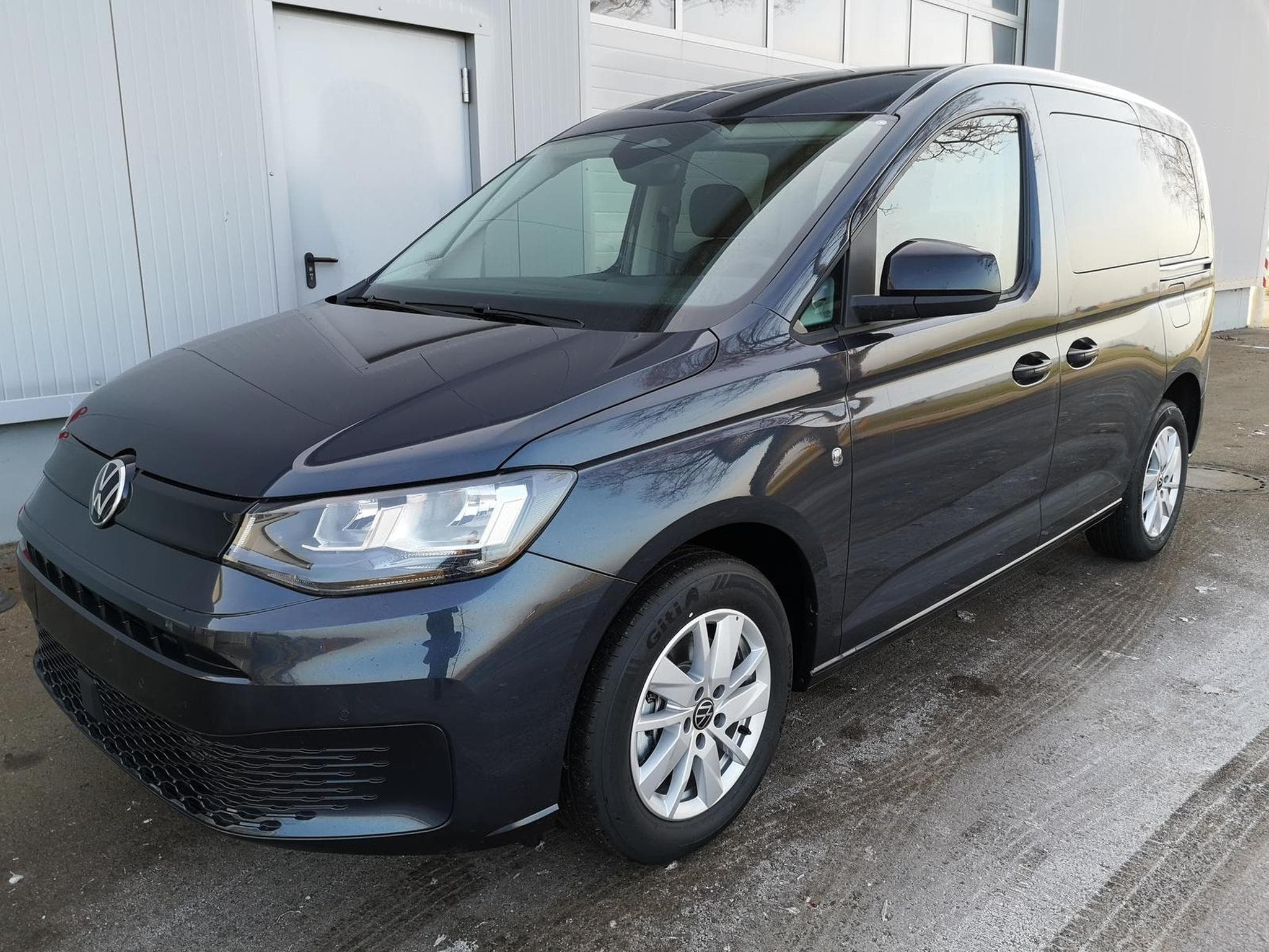 VW Caddy Basis (2025) - Photo 1