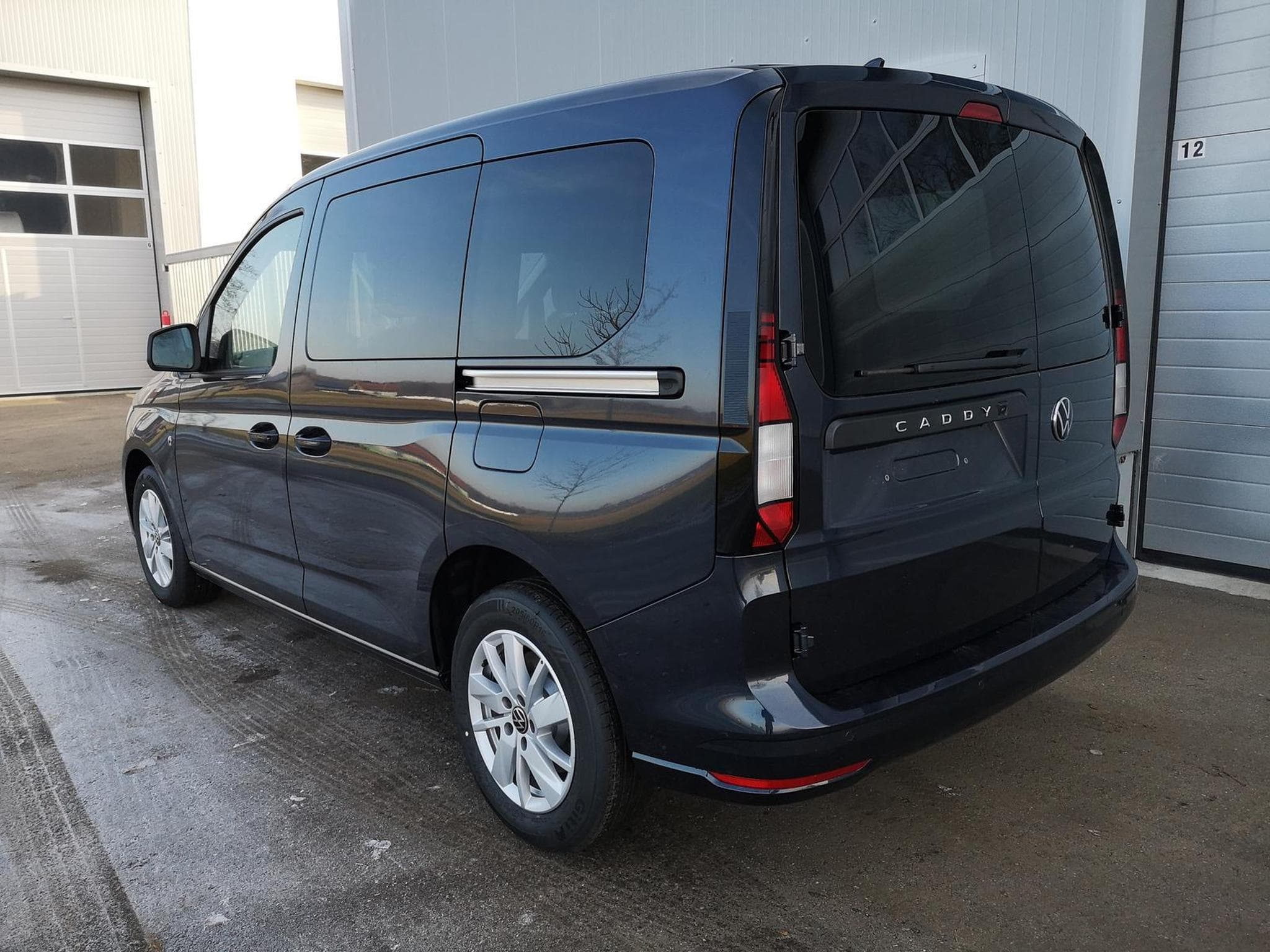 VW Caddy Basis (2025) - Photo 2
