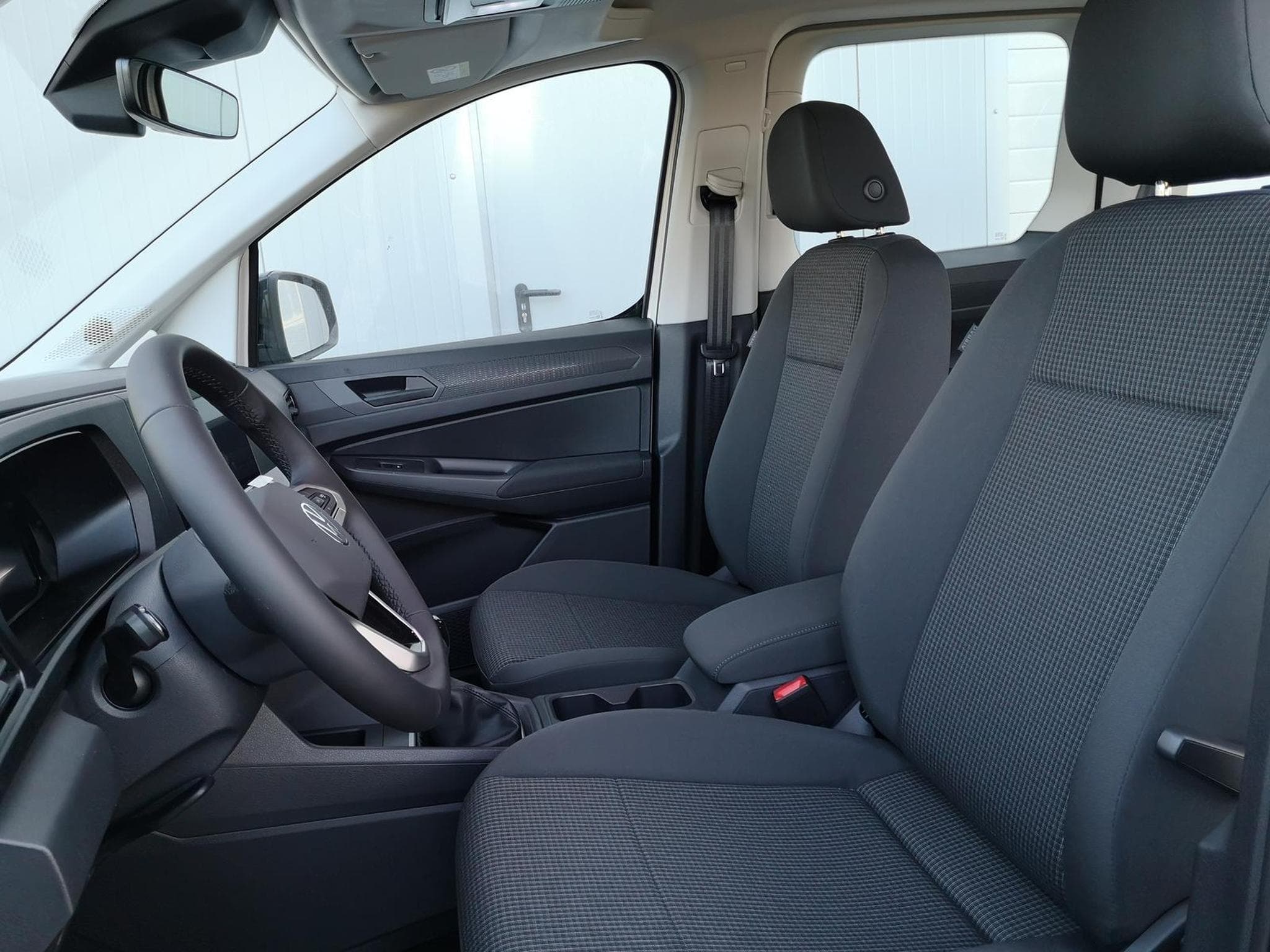 VW Caddy Basis (2025) - Photo 7