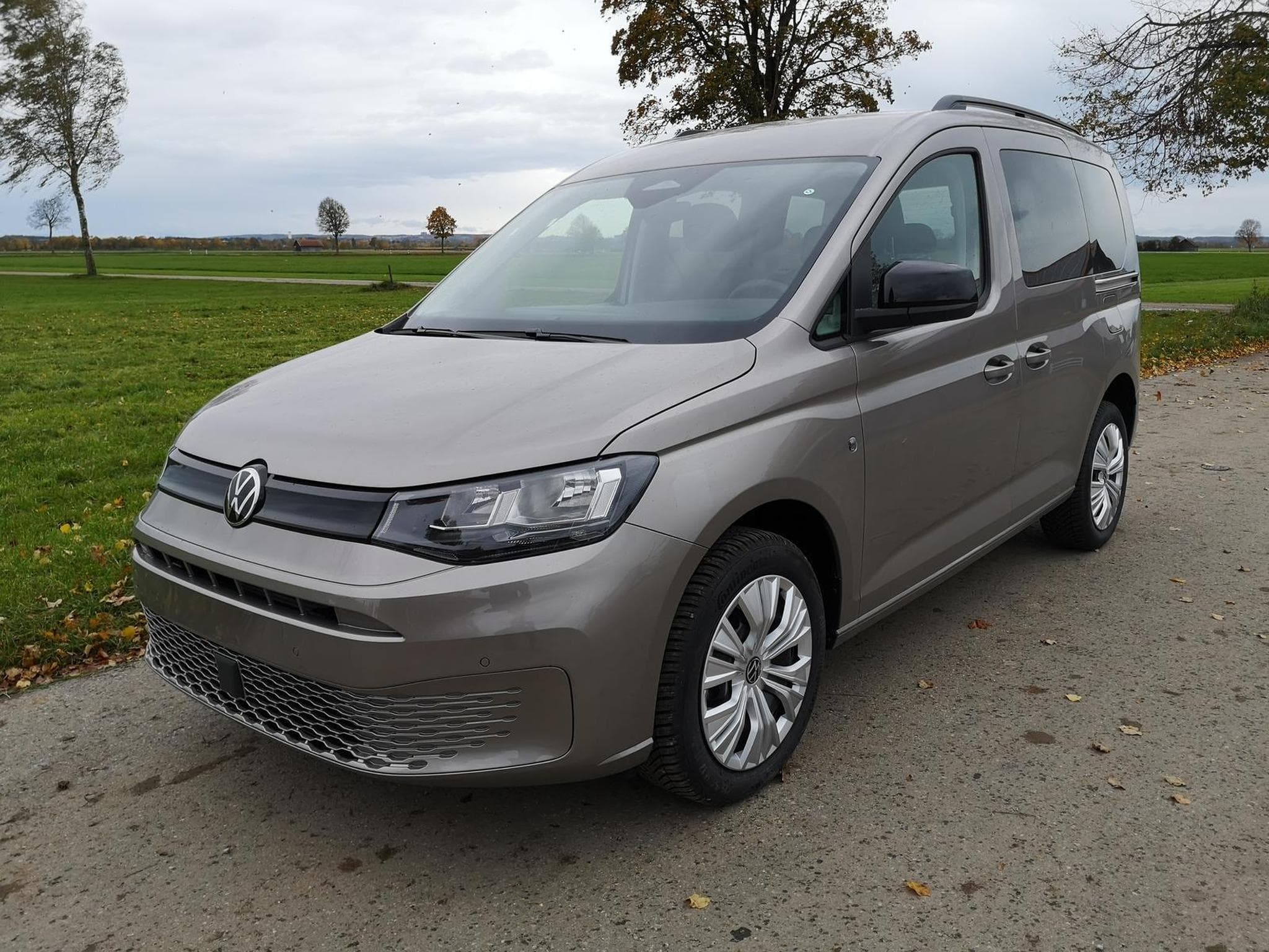 VW Caddy Basis (2026) - Foto 1